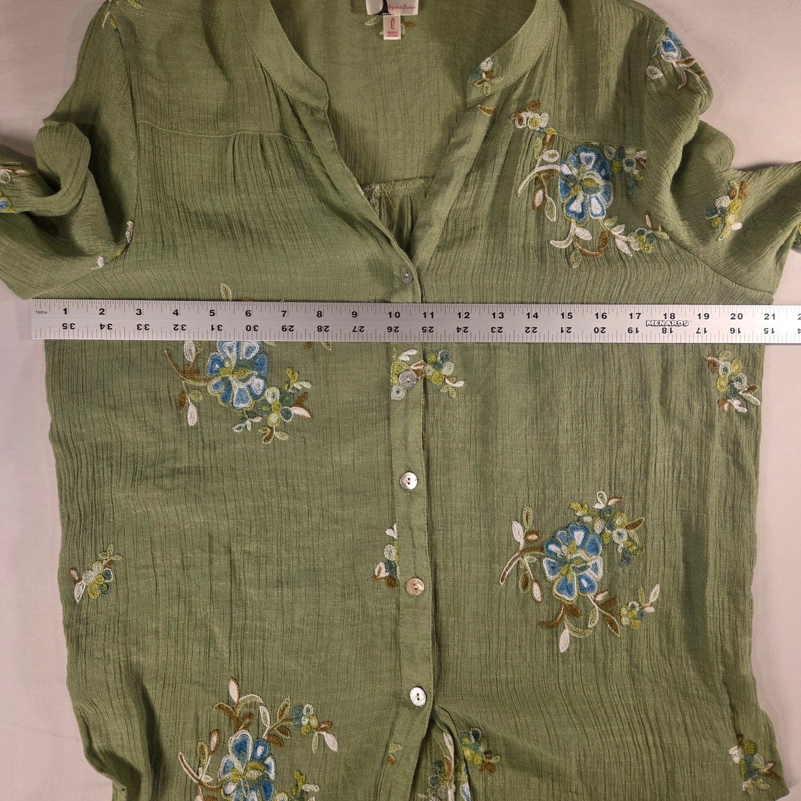 fig and flower Anthropologie Floral Embroidered Lightweight Tunic Blouse Size L