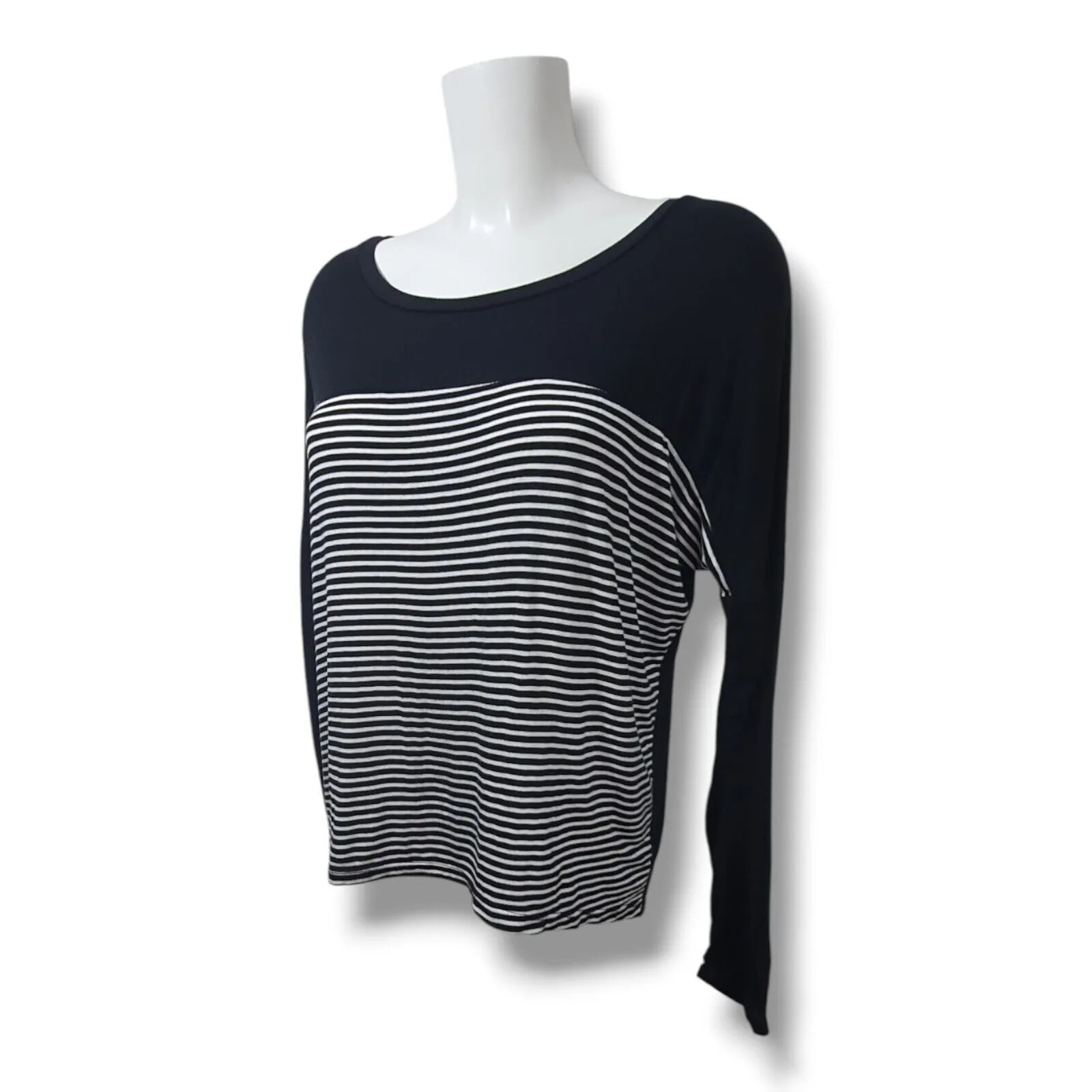 Heart Hips Rayon Spandex Black White High Low Boxy Top M