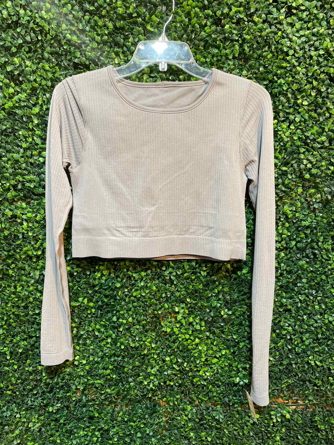 Womens gray LuLuLemon Size 10 workout Ebb to Street Shirt