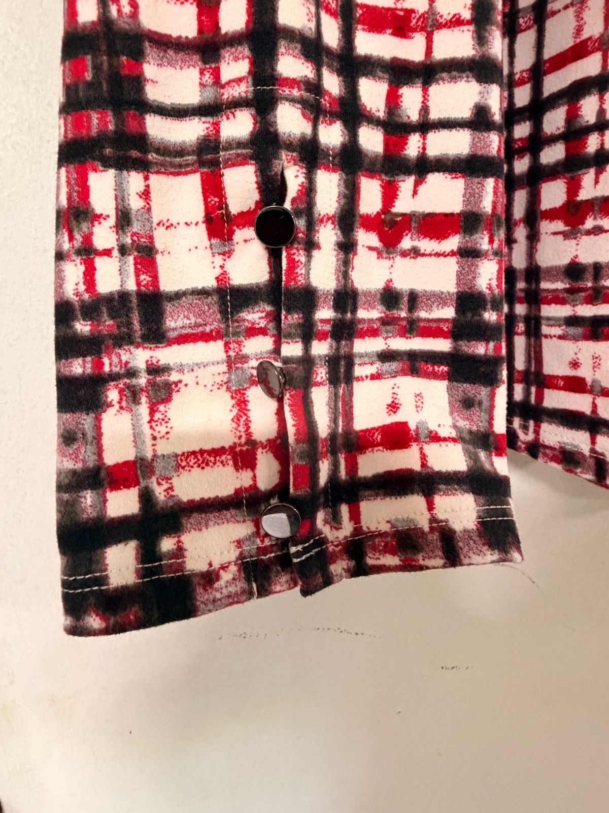 Investments Woman Top 2X Plaid Long Sleeve Crew Neck Red Black White Knit Tee