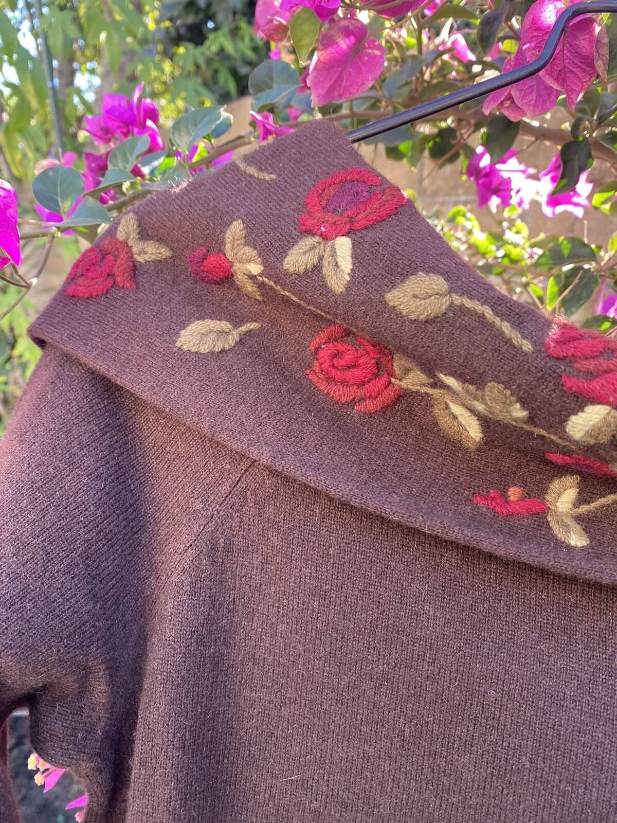 CaShMeRe Off SHouLdEr BrOwN FLoRaL EmBroiDeReD Top