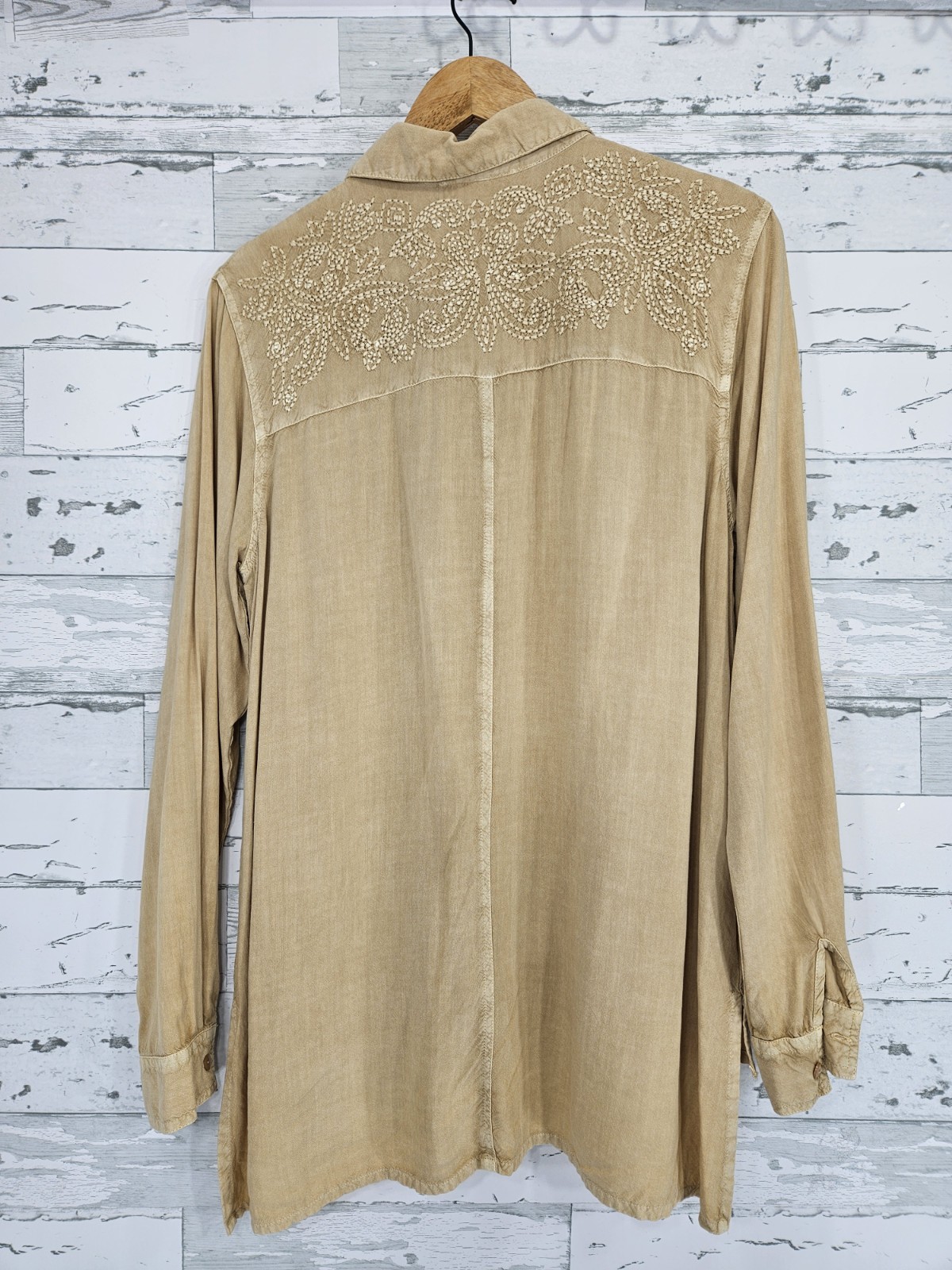 Solitaire Women’s Medium Beige Tunic Blouse Embroidered Washed Fabric