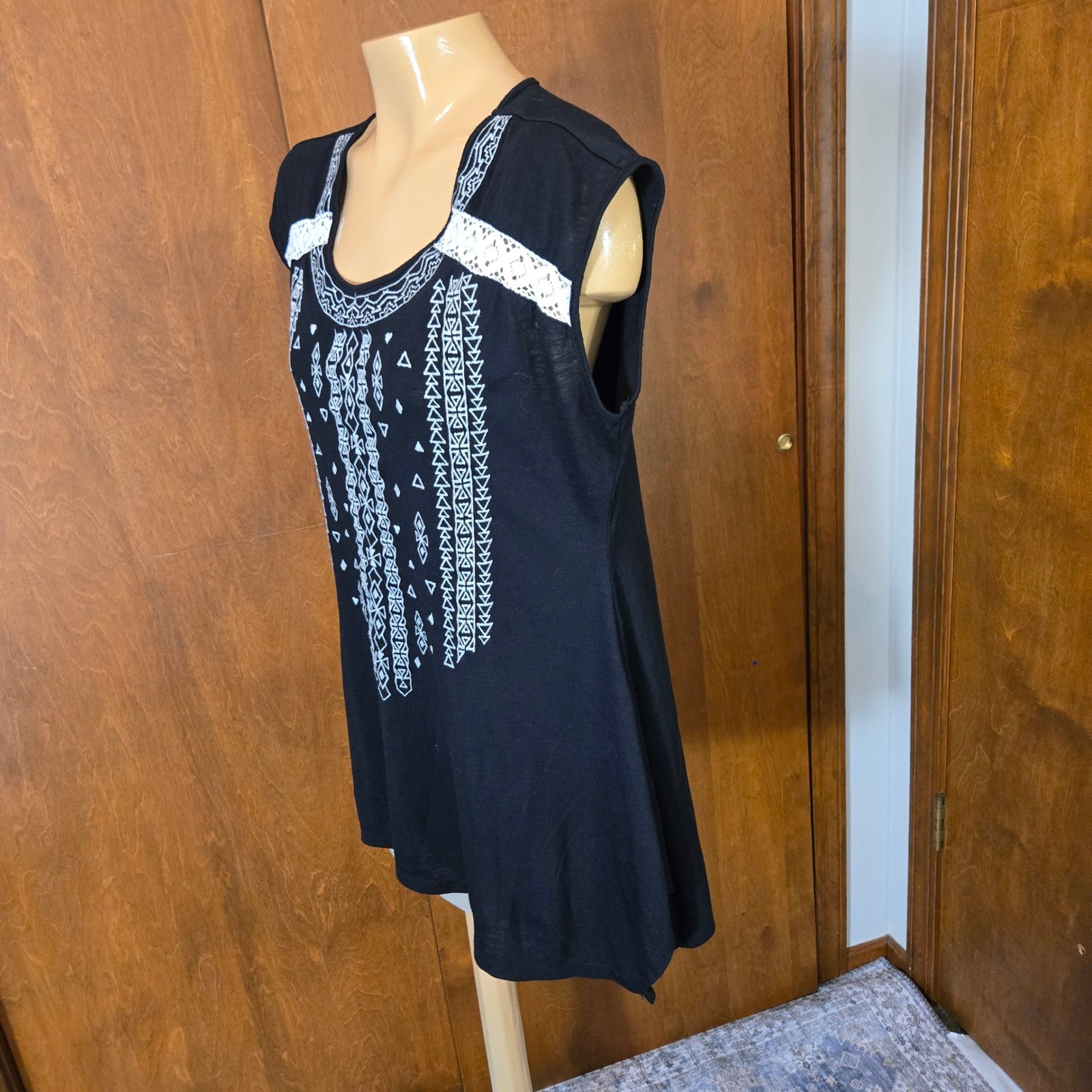 RXB VTG Womens Tunic Black Small Sharkbite Embroidered Crochet Lace Boho Top