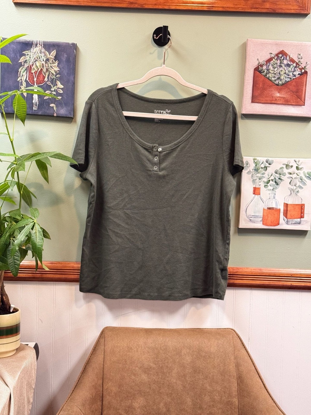 Terra & Sky Women’s Plus Size Short Sleeve T-Shirt Dark Green 1X (16W-18W)