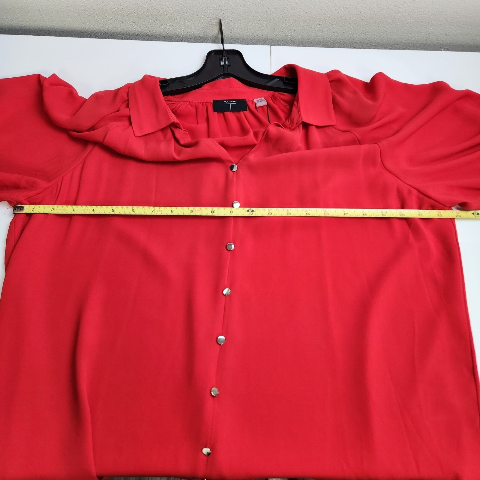 T Tahari Georgette Split Neck Red Button Up Puff Sleeve Blouse Womens Size XL