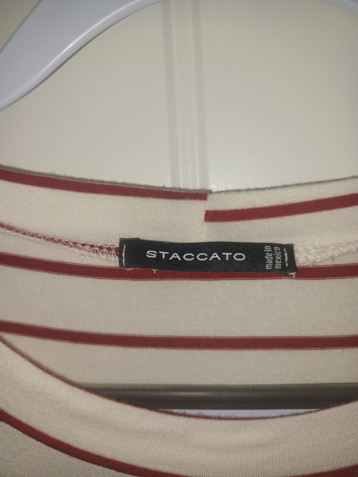 Ladies Staccato Super Soft Short Sleeve Knit Top Red White Stripe Size Small EUC