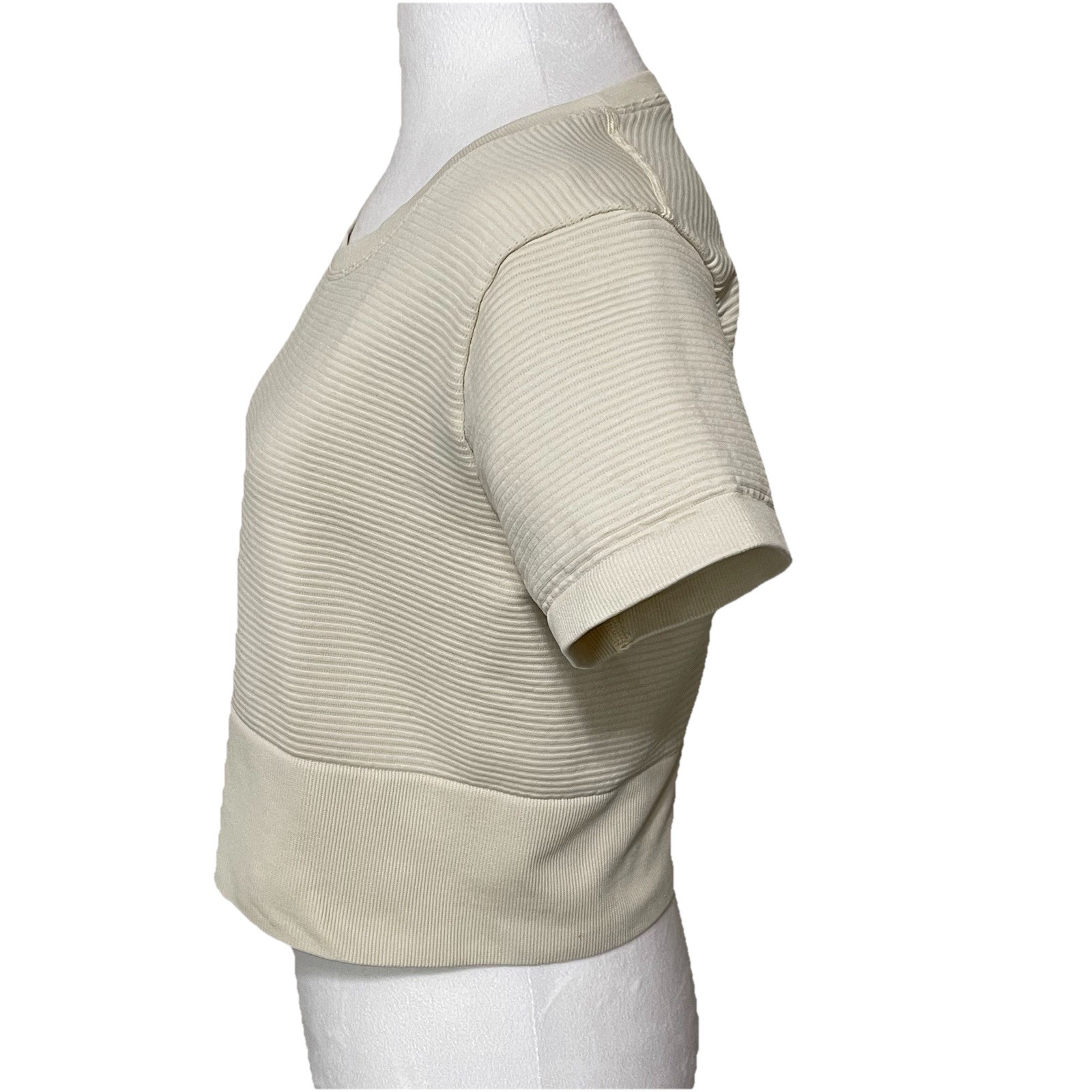 Offline by Aerie Cropped Top Cream Sidewalk Seamless Stretch Shirt Sz L Workout