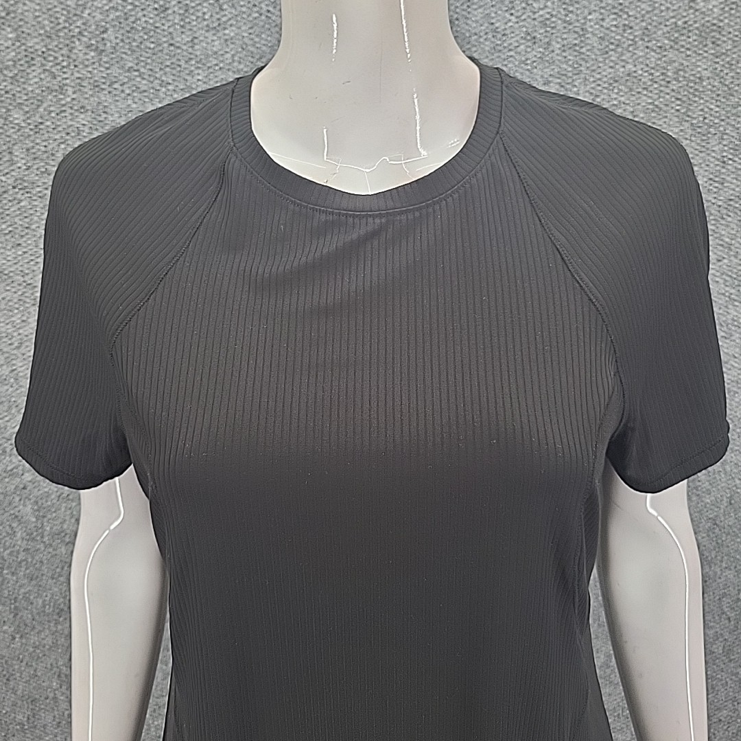 Women’s Active Top Medium Size Black Ribbed Tee Shirt UPF 50+ Stretch Wicking