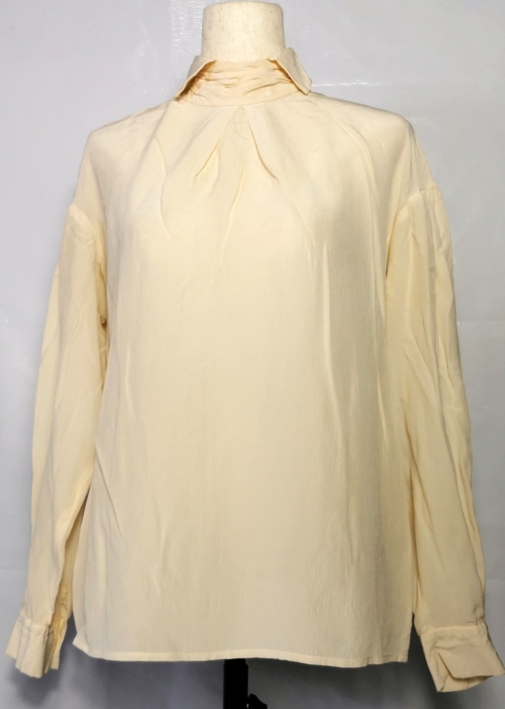 Evan Picone silk blouse Vtg blouse used in good condition 100% silk size: M