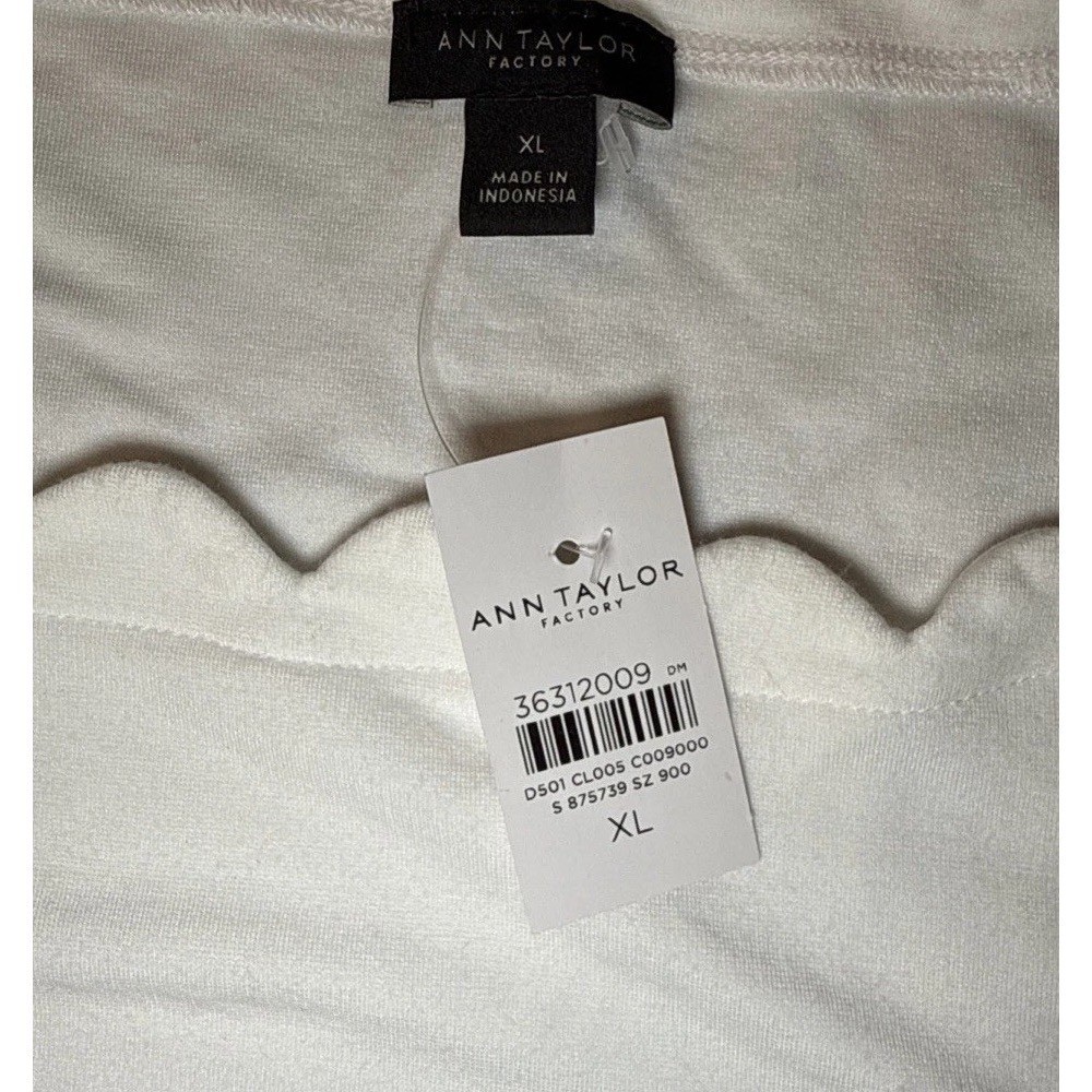 Ann Taylor Factory Scalloped Top Women XL White Short Sleeve Aesthetic Classic