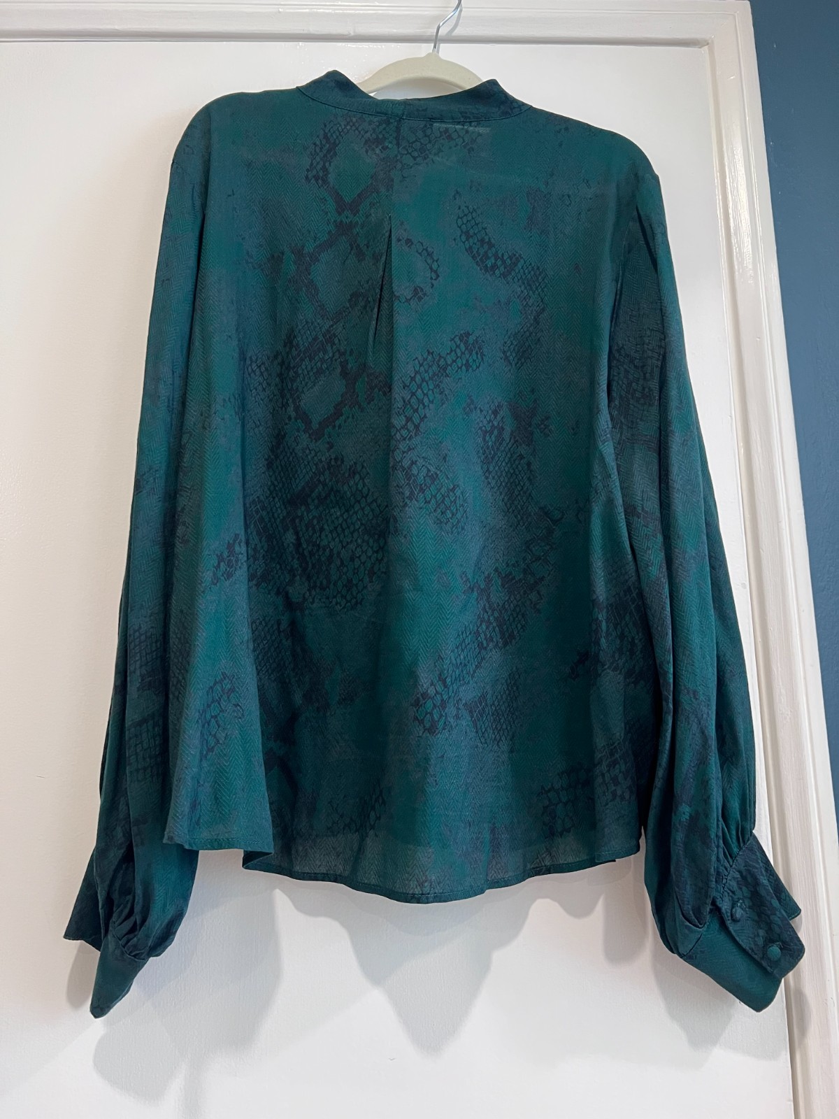 7 For All Mankind Bow Blouse Emerald Green Python Print Silk-Like XL Old Money