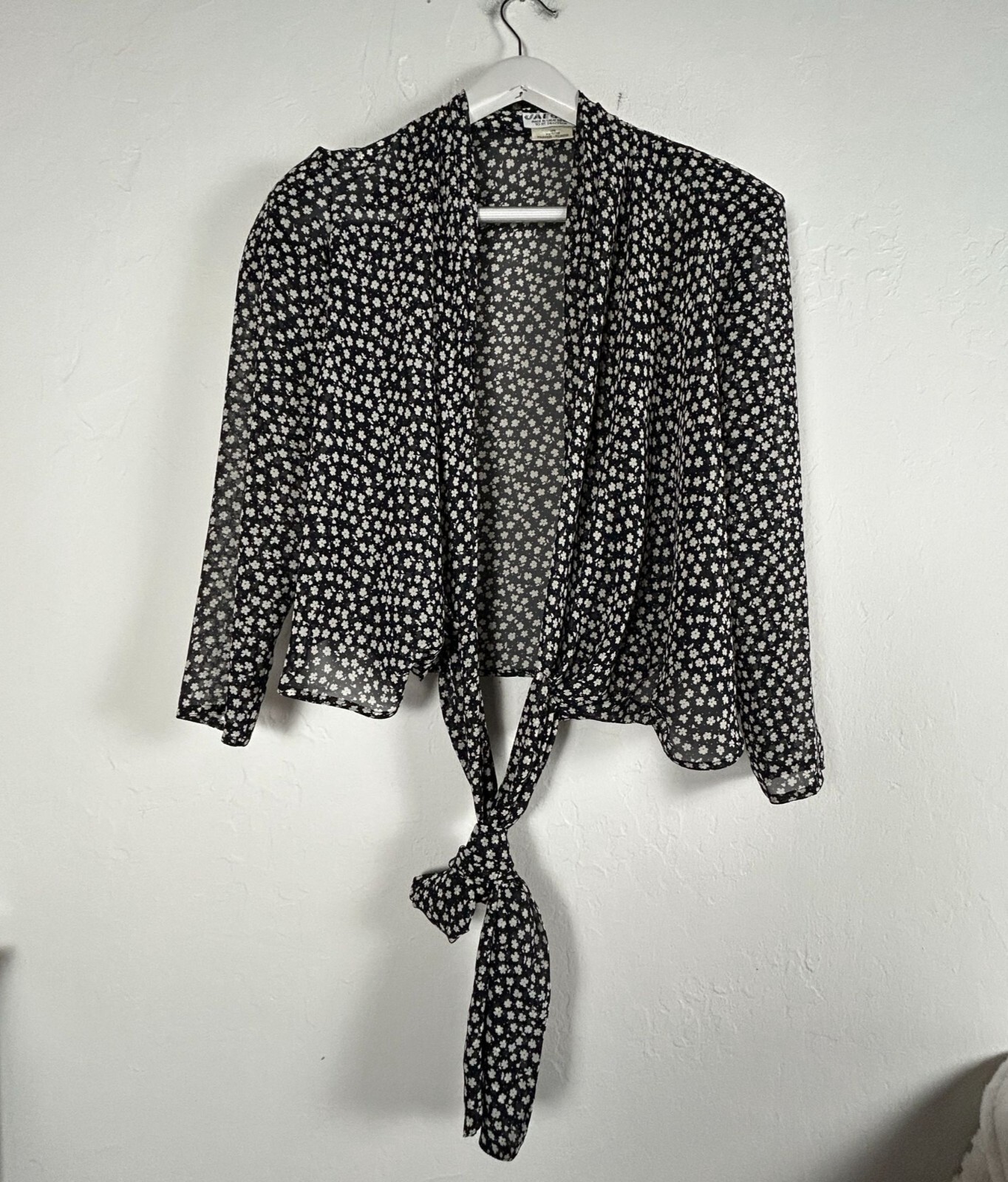 Vintage Jaeger Black White Floral Print Tie-Front Blouse Top Lightweight Casual