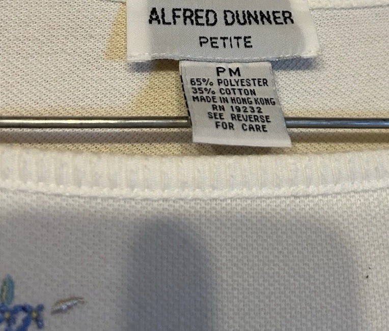 Alfred Dunner Petite Medium Embroidered Floral Knit Top White Blue Cottagecore