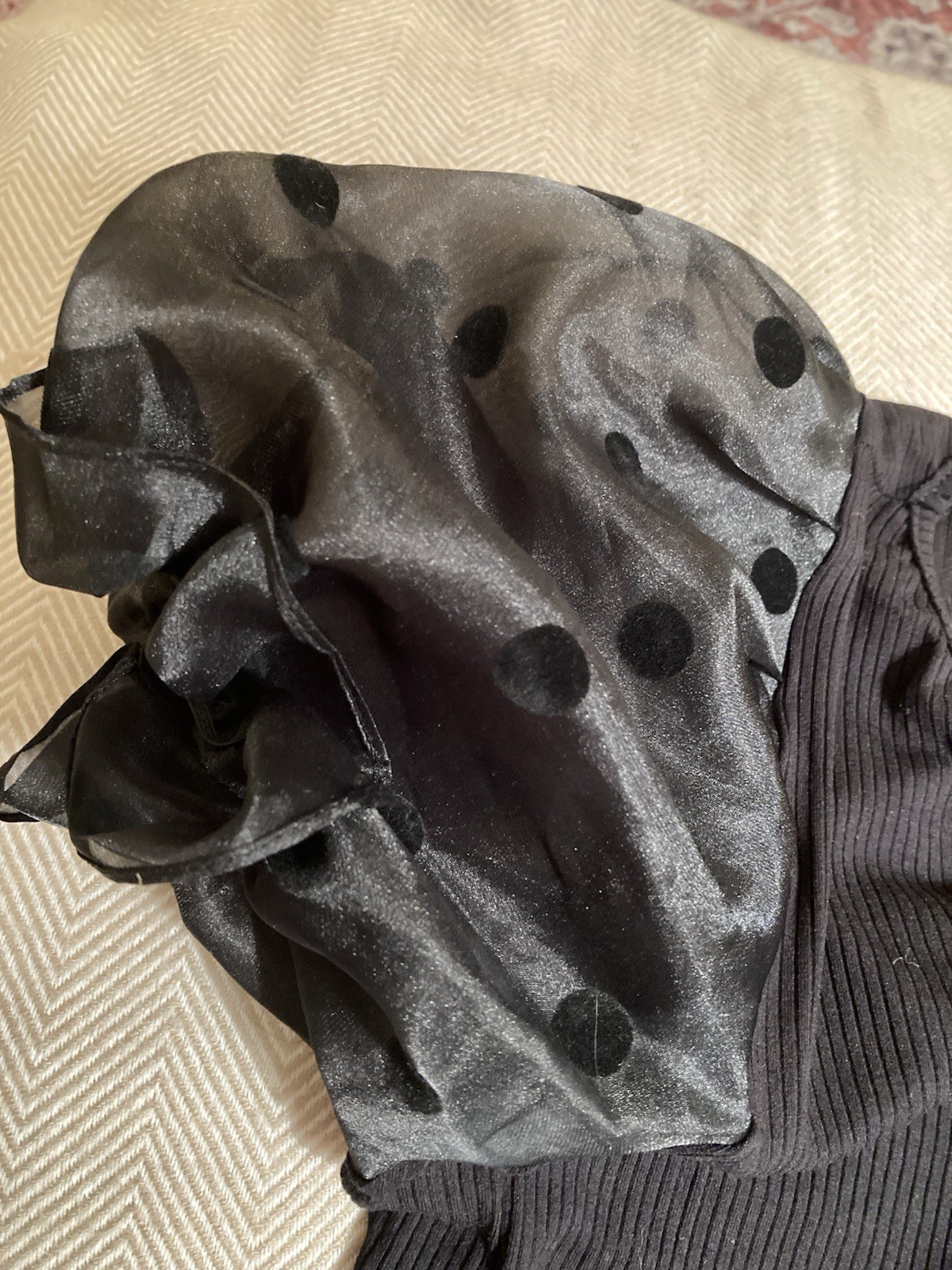 Women’s Black Poka Dotted DressyPuffed Sleeve Pullover. Tweecore Size XL