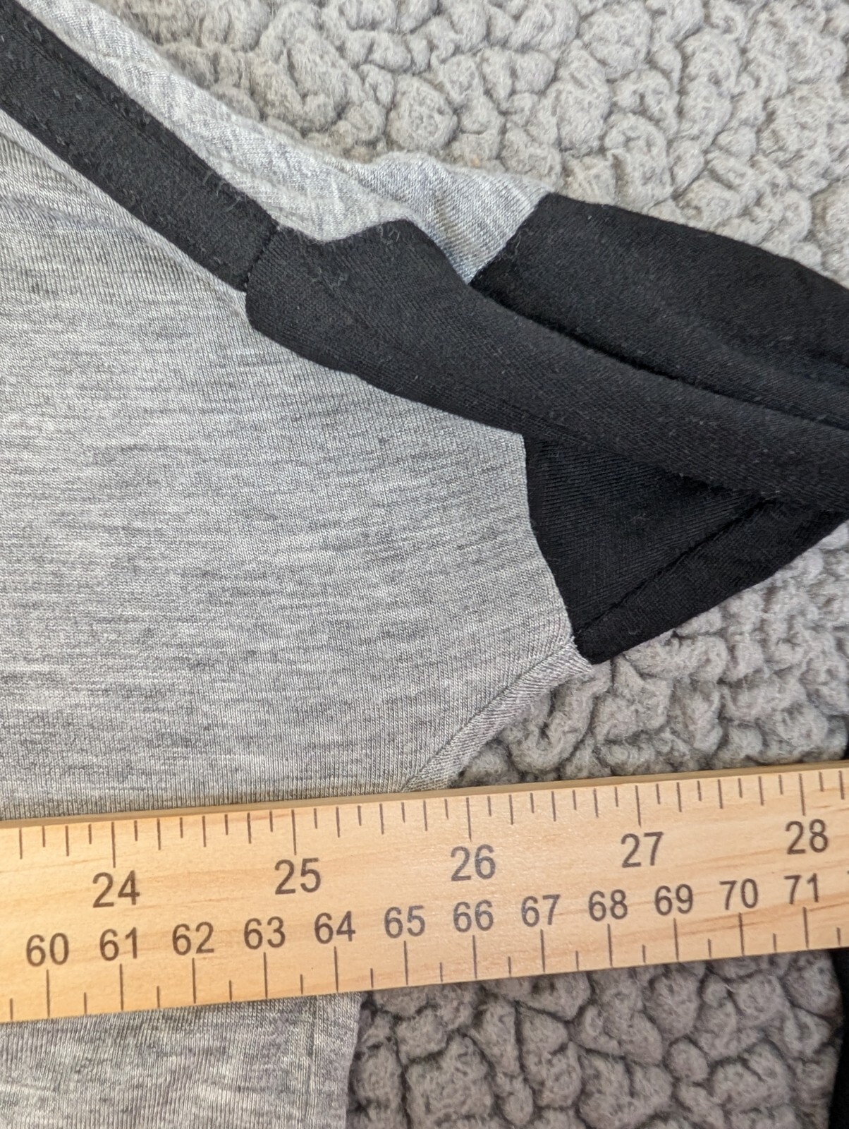 Label + Thread Elle Block Crew Gray Soft Long Sleeve With Black Sleeves Size Med