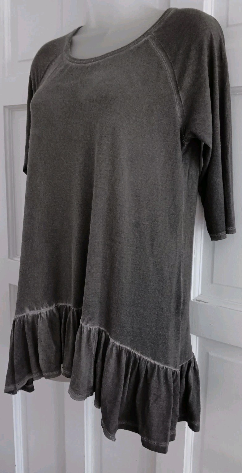 Dantelle Tunic Top Medium Dropped Waist Ruffle Flounce Hem Raglan Sleeves Gray