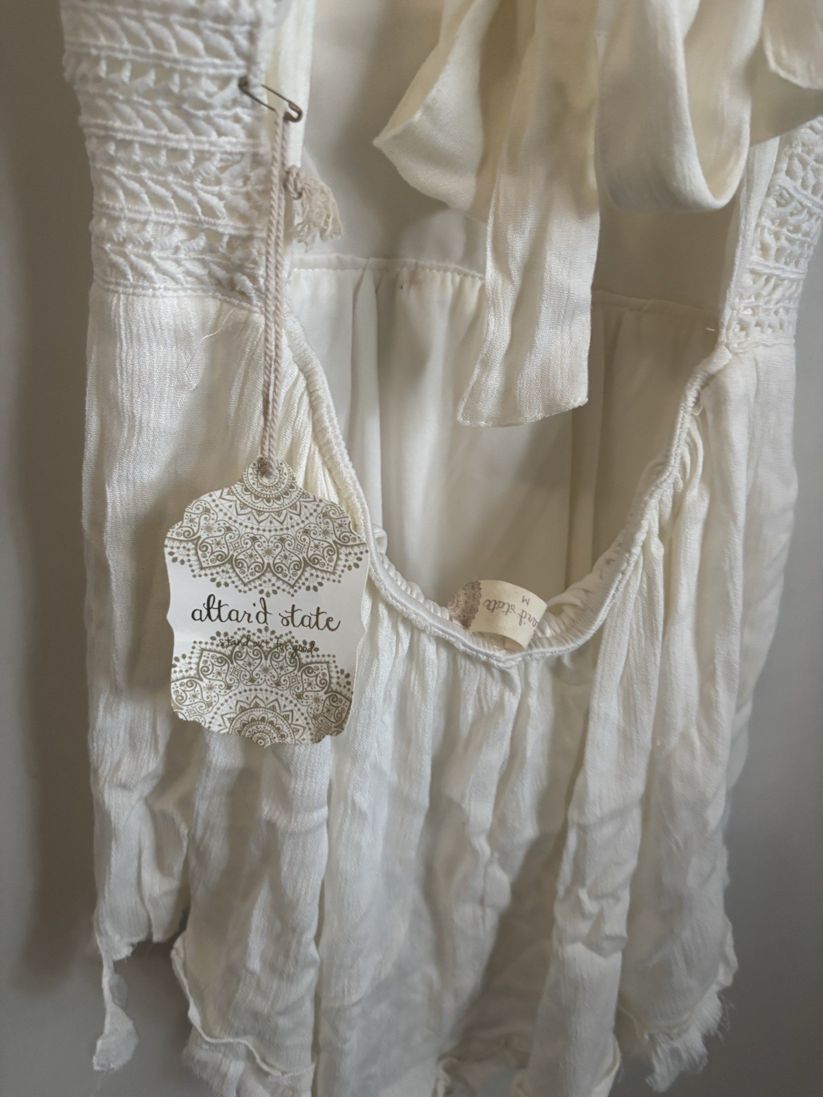 Altar’d State White Lace V-Neck Backless Tie Back Bow top Women Size M