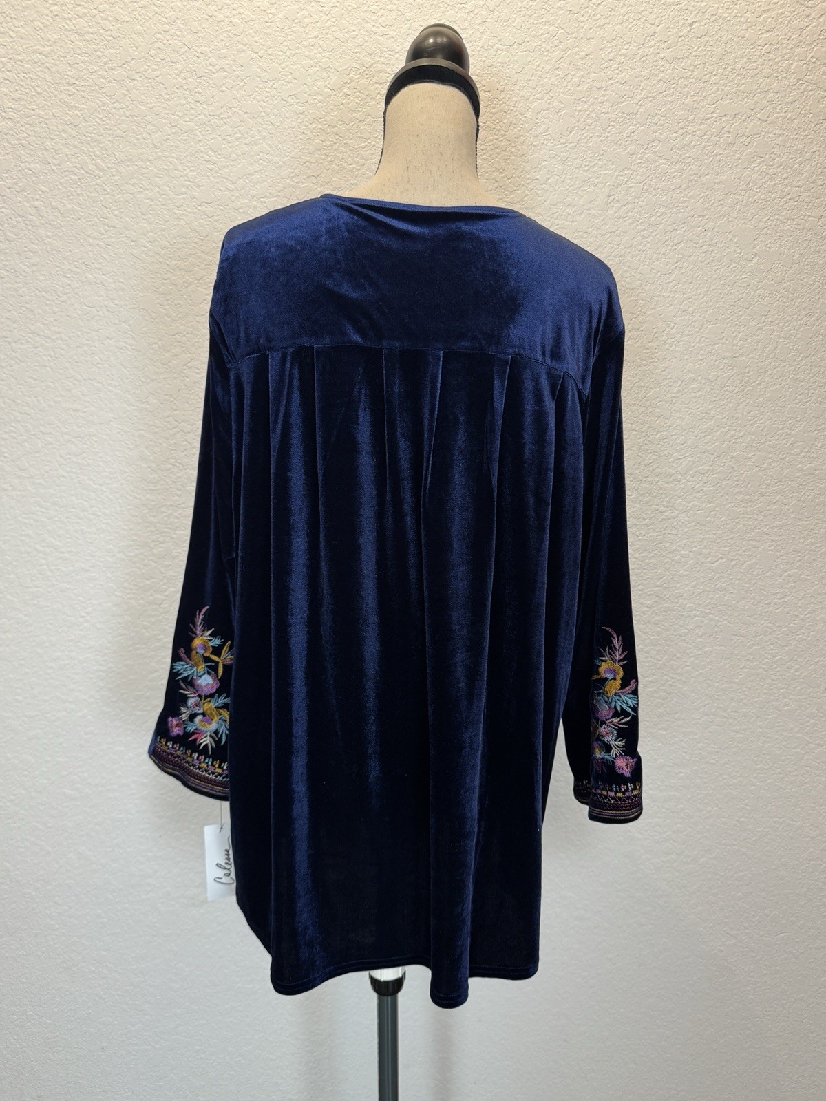 Calessa Plus Size 3X Floral Embroidered Velvet V-Neck 3/4 Sleeve Tunic NWT