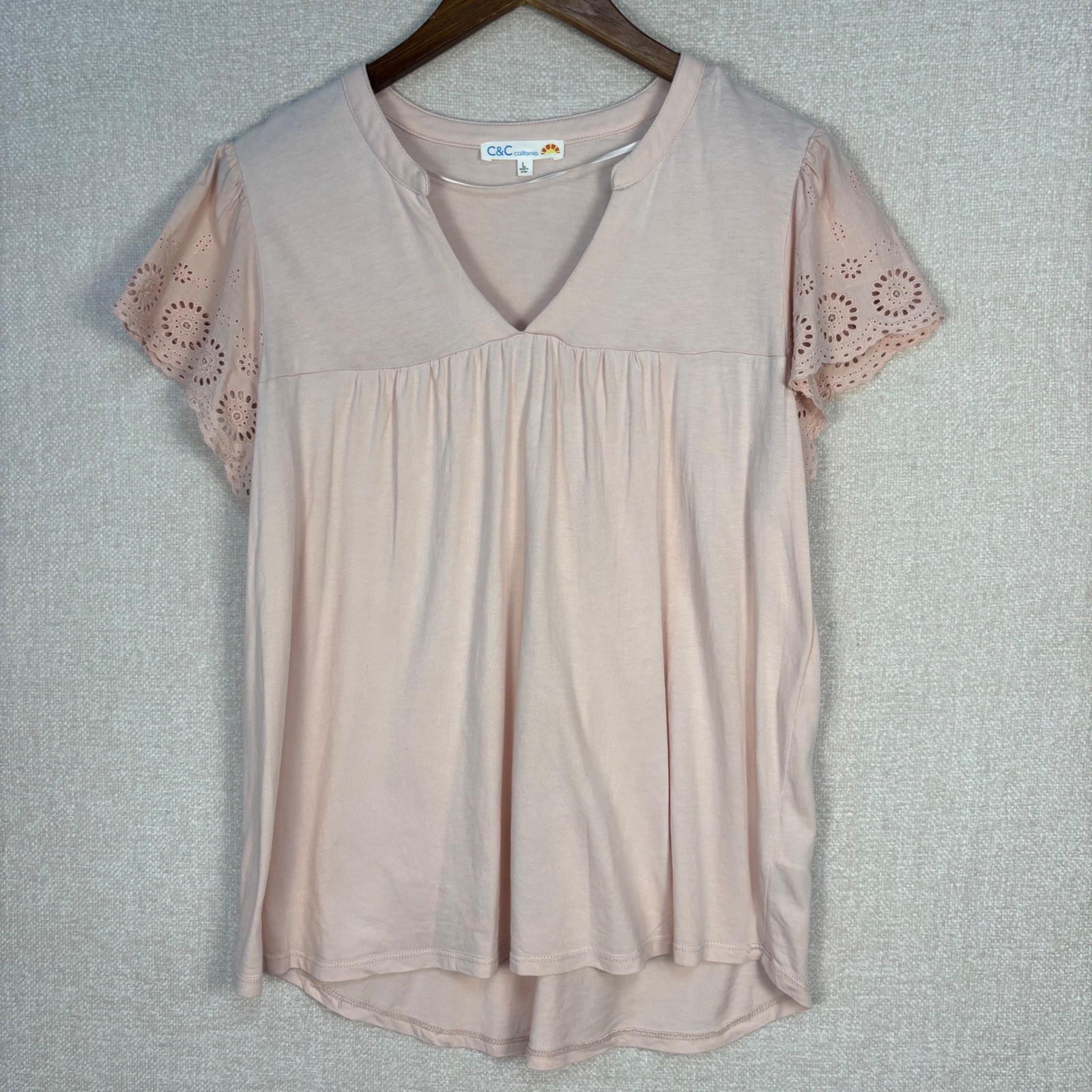 C&C California Womens Size Large Babydoll Top Peach Pink Eyelet Flutter Sleeve