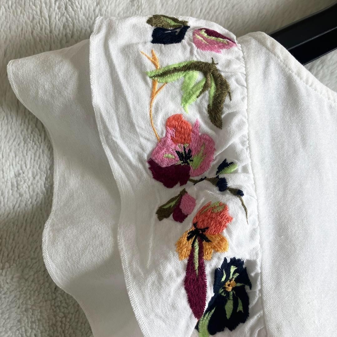 Lanvin en Bleu Linen Floral Embroidered Ruffle Top Size 38 White Made in Japan