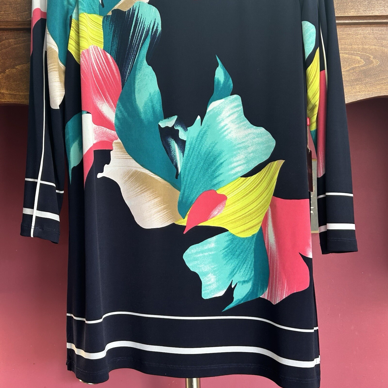 NWT Rafaella Misses Knit Top with Zipper shoulder trim Medium Petite ￼