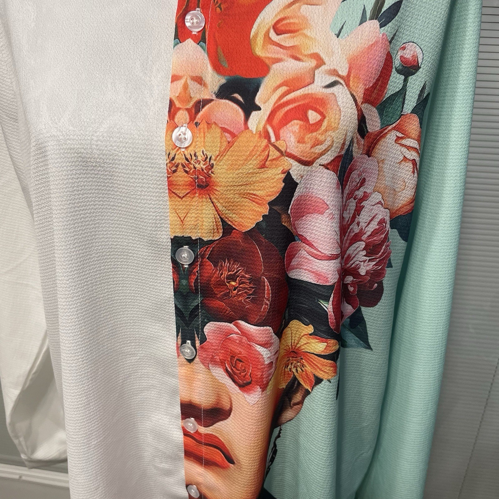 NEW Frida Kahlo Button Down Shirt Green Floral Lightweight Blouse Double-Sided