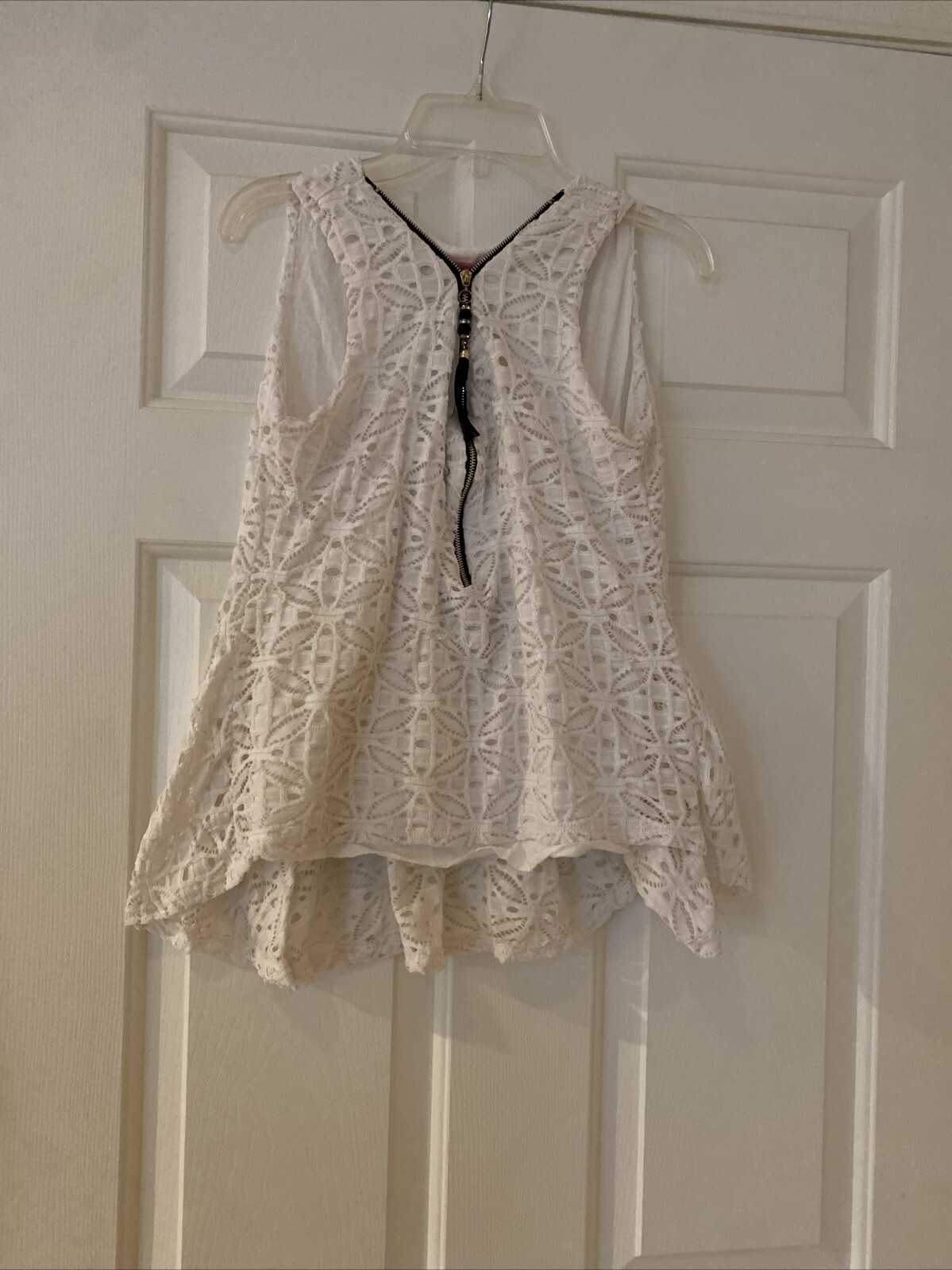 KRISP Women’s Top Sz M White Juniors Sleeveless Hi Lo Lace Decorative Zipper