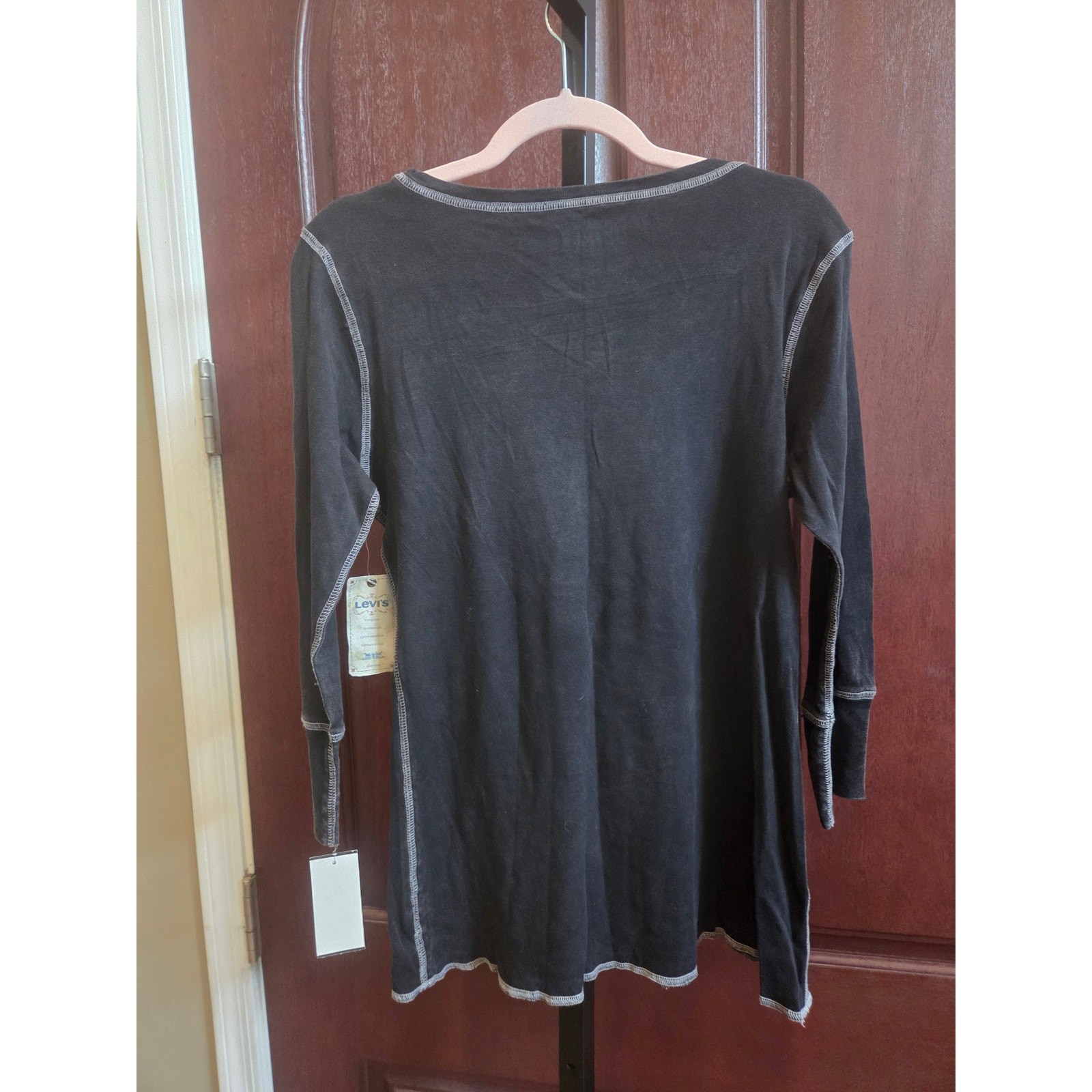 NWT Levi’s Black Graphic Top Contrast Stitch Rhinestone Studded 3/4 Sleeve SZ XL