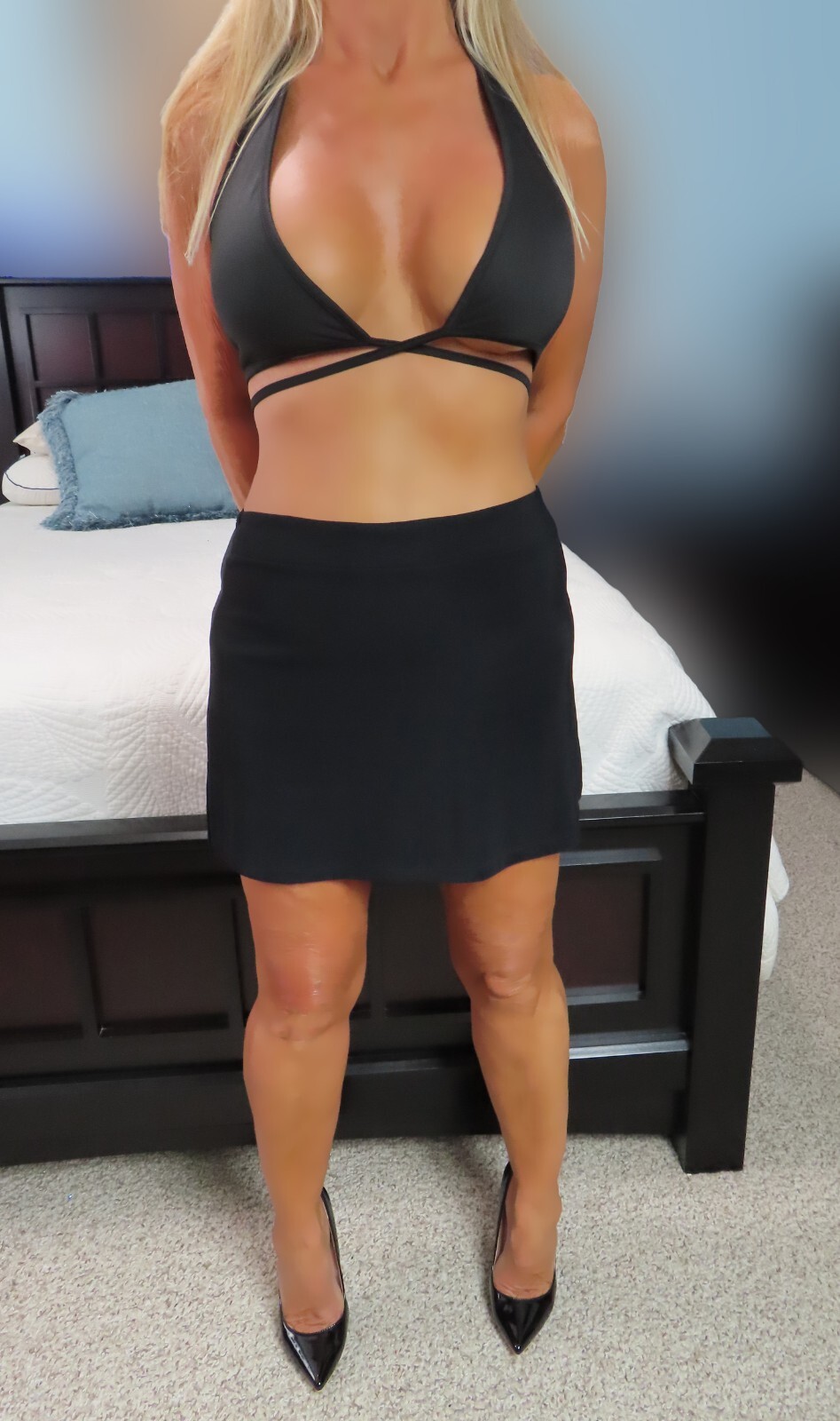 NEW Sexy Solid Black Halter Top Plunging Deep V Neck Wraparound Back Tie Sz Med.