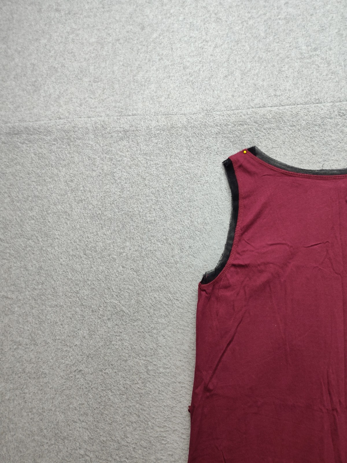 Simply Vera Vera Wang Women Tank Top XS Red Sequin Crew Neck Pullover Comfort