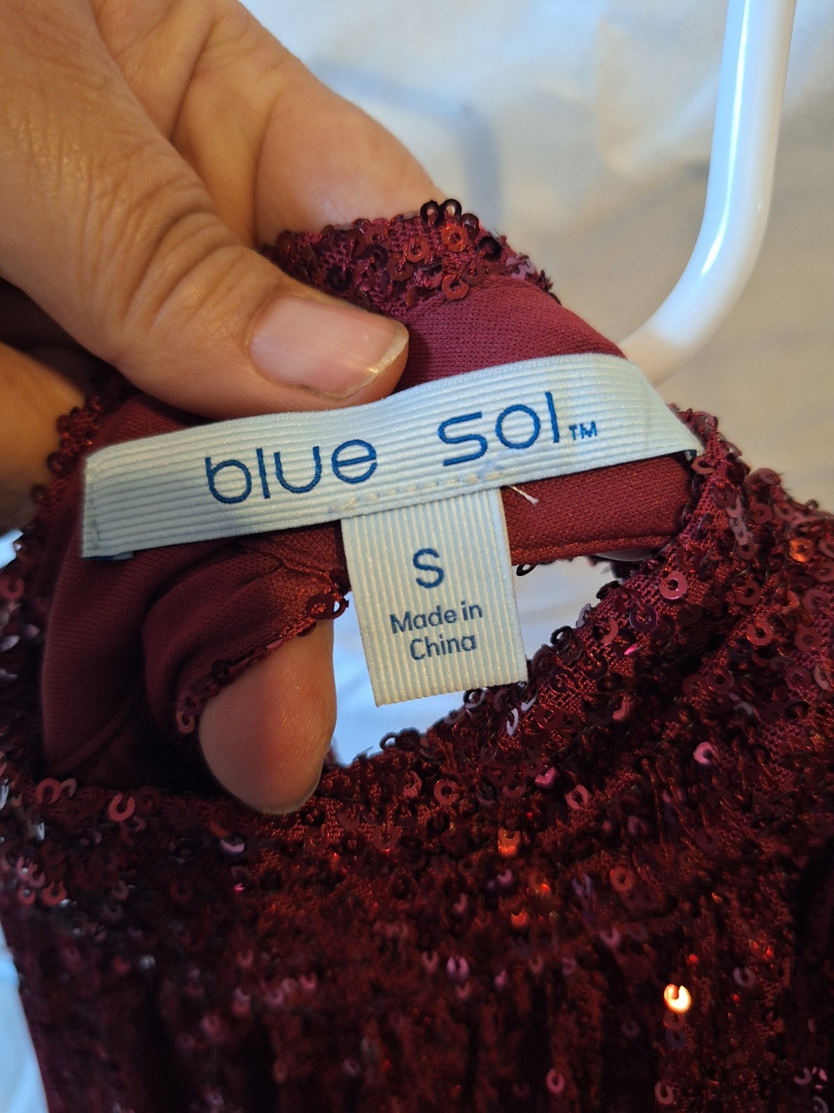 Blue Sol Women’s Burgundy Sequin Mesh V-Neck Sleeveless Pullover Blouse S