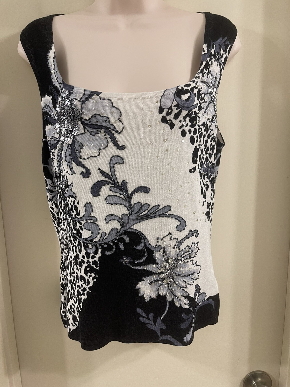 ALBERTO MAKALI Black & Ivory Sleeveless Floral Sequin Knit Top Size L EUC