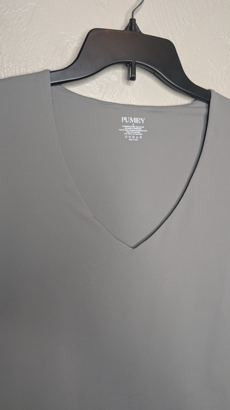 Pumiey Womens XLarge Gray V Neck Short Sleeve Fitted Stretch Tee Top