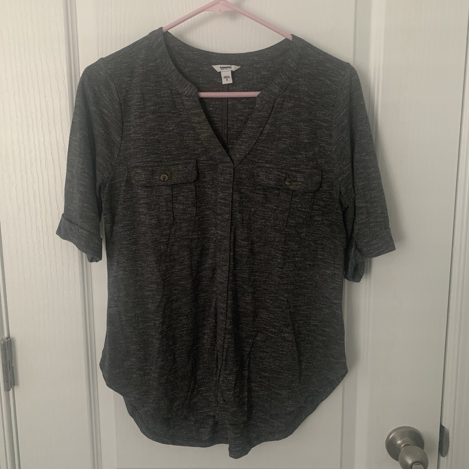 Sonoma Women’s Small Gray S/Sleeve Top Split V-Neck Lightweight Casual Pockets