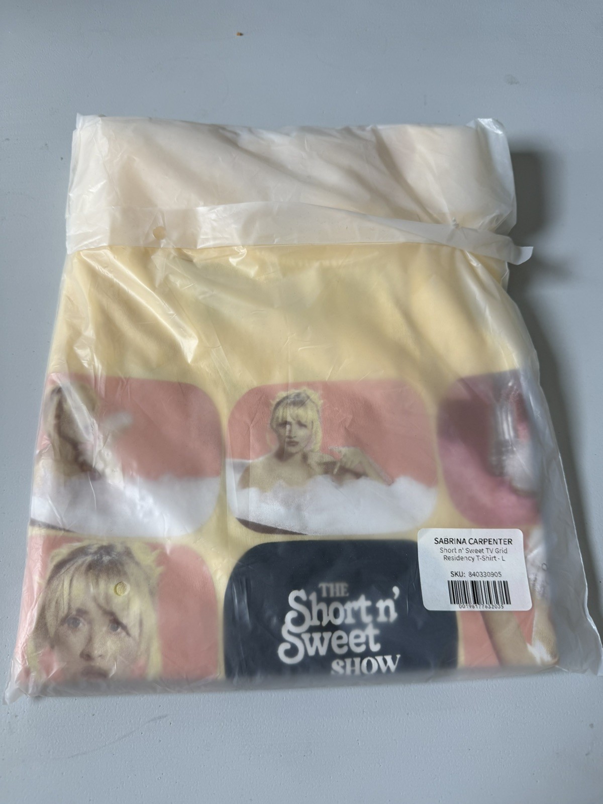 Sabrina Carpenter TV Show Grid Shirt Size L Residency Sealed Short N Sweet Tour