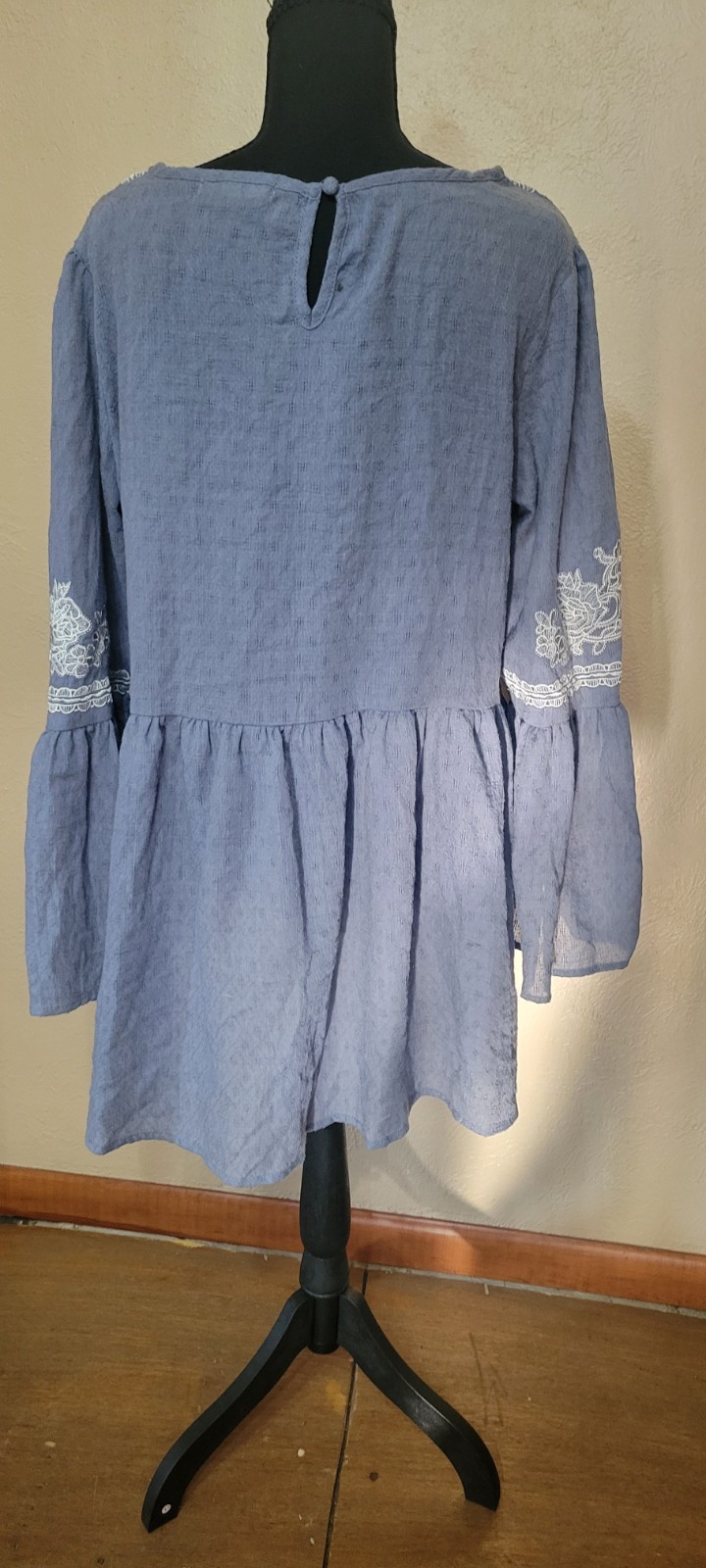 Indigo Soul Blue Embroidered V-Neck 3/4 Bell Sleeve Tunic Blouse L