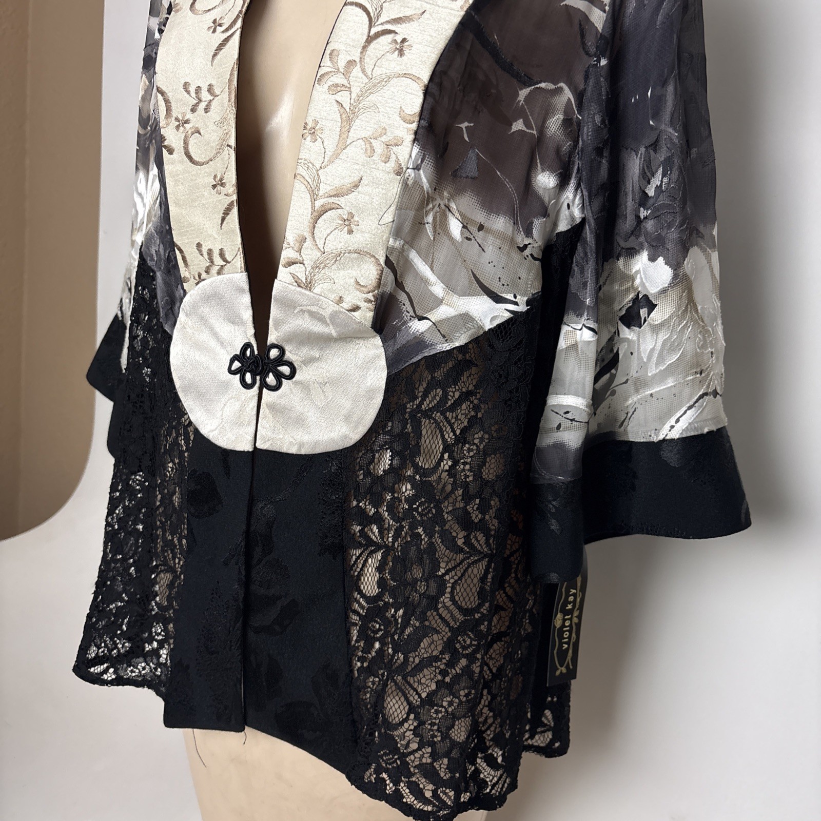 Violet Kay / Spencer Alexis Size L Black Ivory Mixed Fabric Topper Jacket blouse