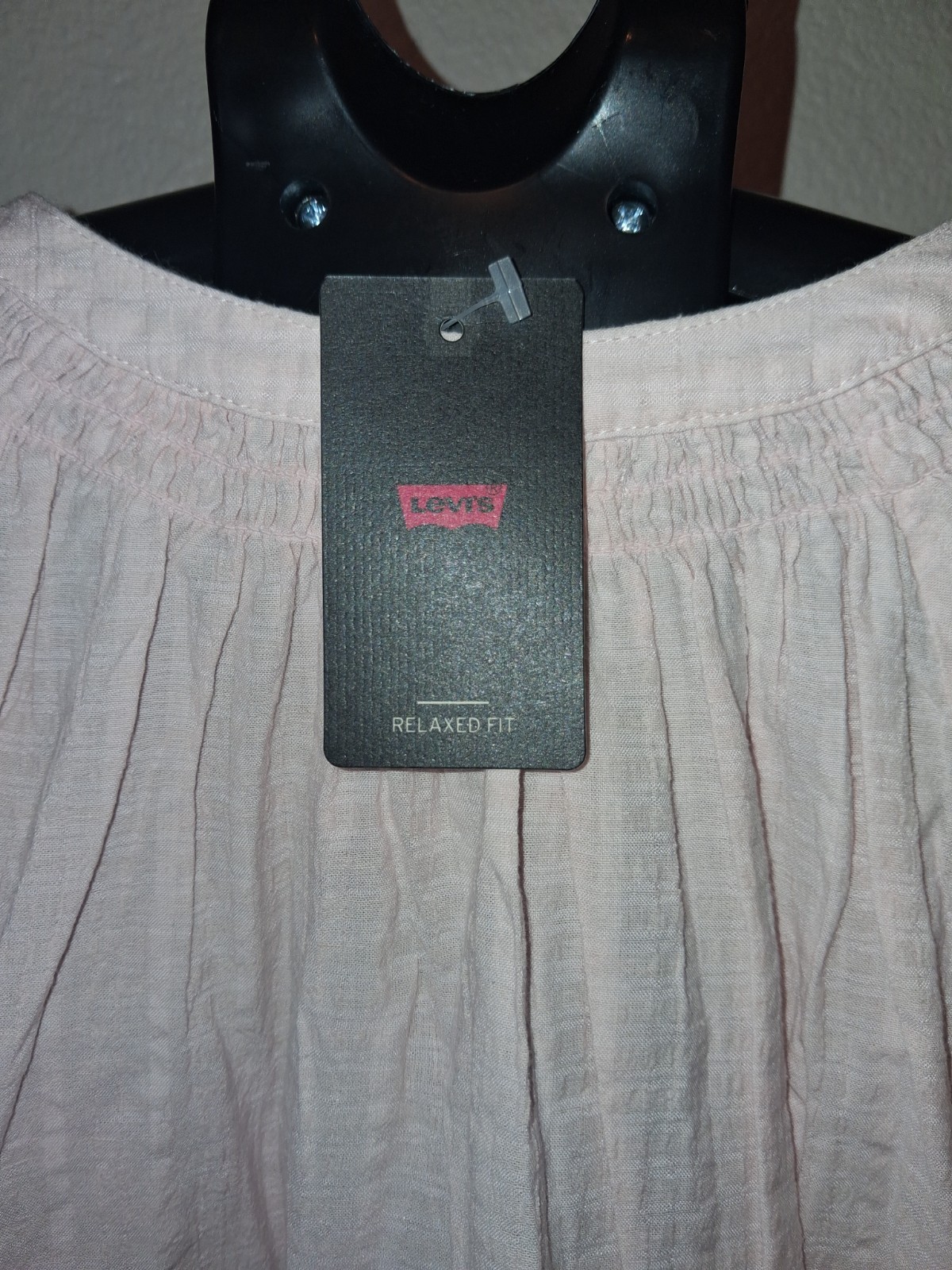 Levi’s Pink Long-Sleeve Blouse Features Delicate Embroidery Size L.