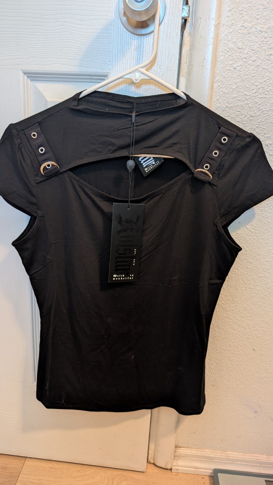 Killstar medium size women’s key hole black top