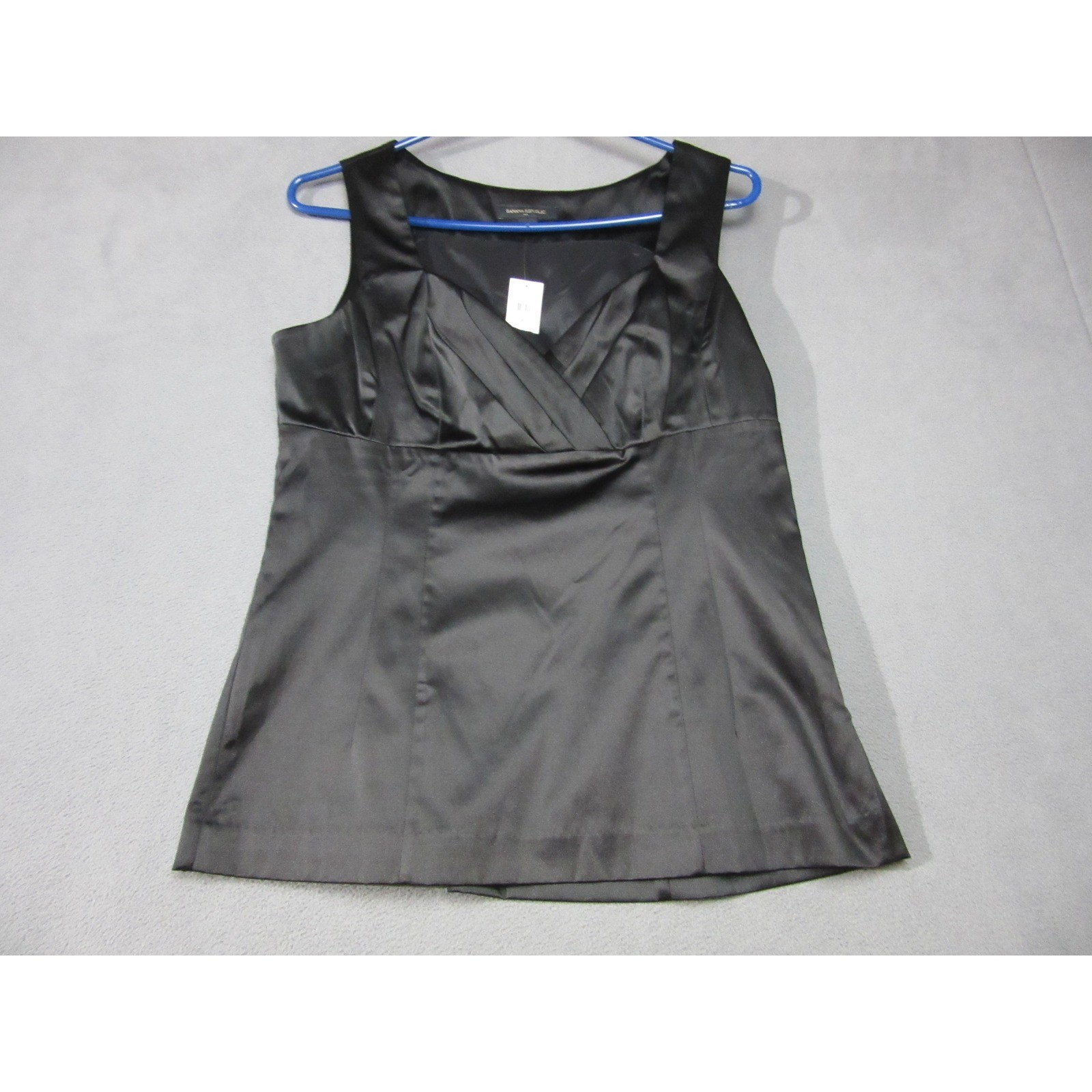 Banana Republic Tank Top Womens 6 Black Surplice V-Neck Satin Sleeveless Blouse