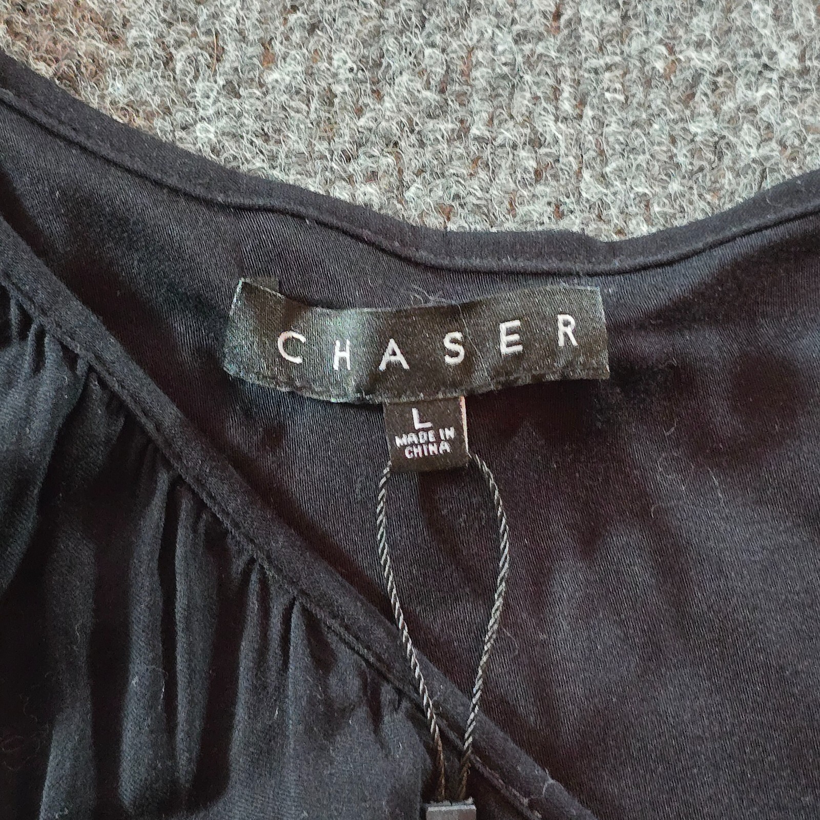 Chaser Top Womens Size Large Black Warren V Neck Long Sleeve Minimalist Casual