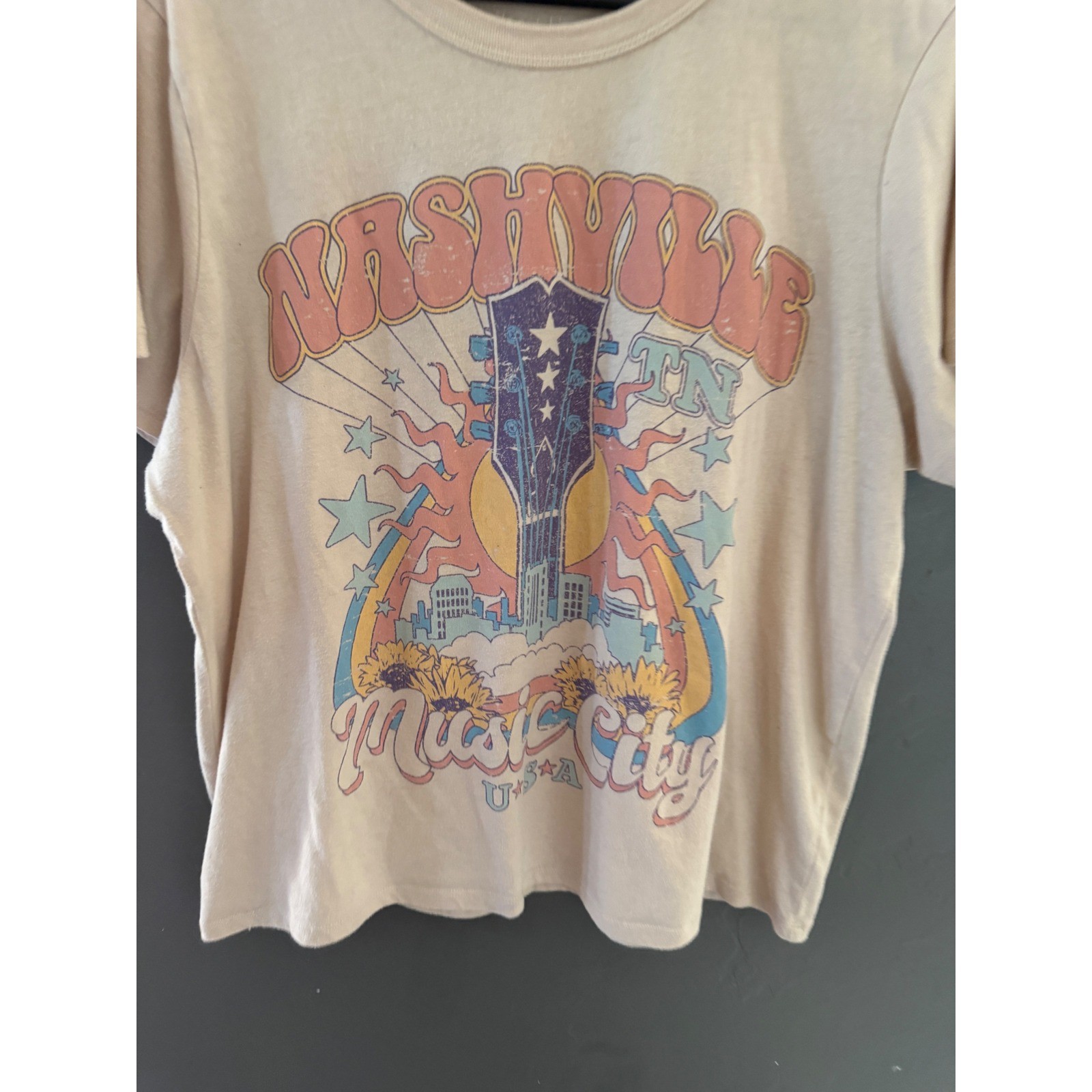 Zoe + Liv Nashville Music City USA Graphic Tee Tan XL Short Sleeve Crewneck