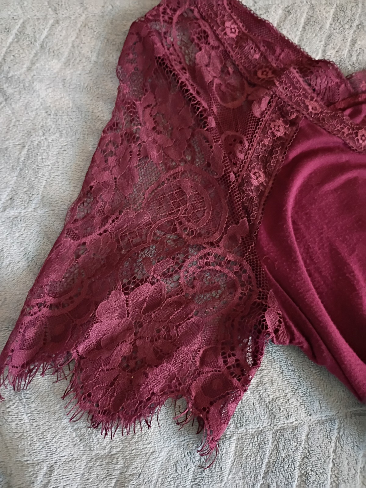 ​La Miel Lace Trim V-Neck Top Soft Grunge Romantic Feminine Size L