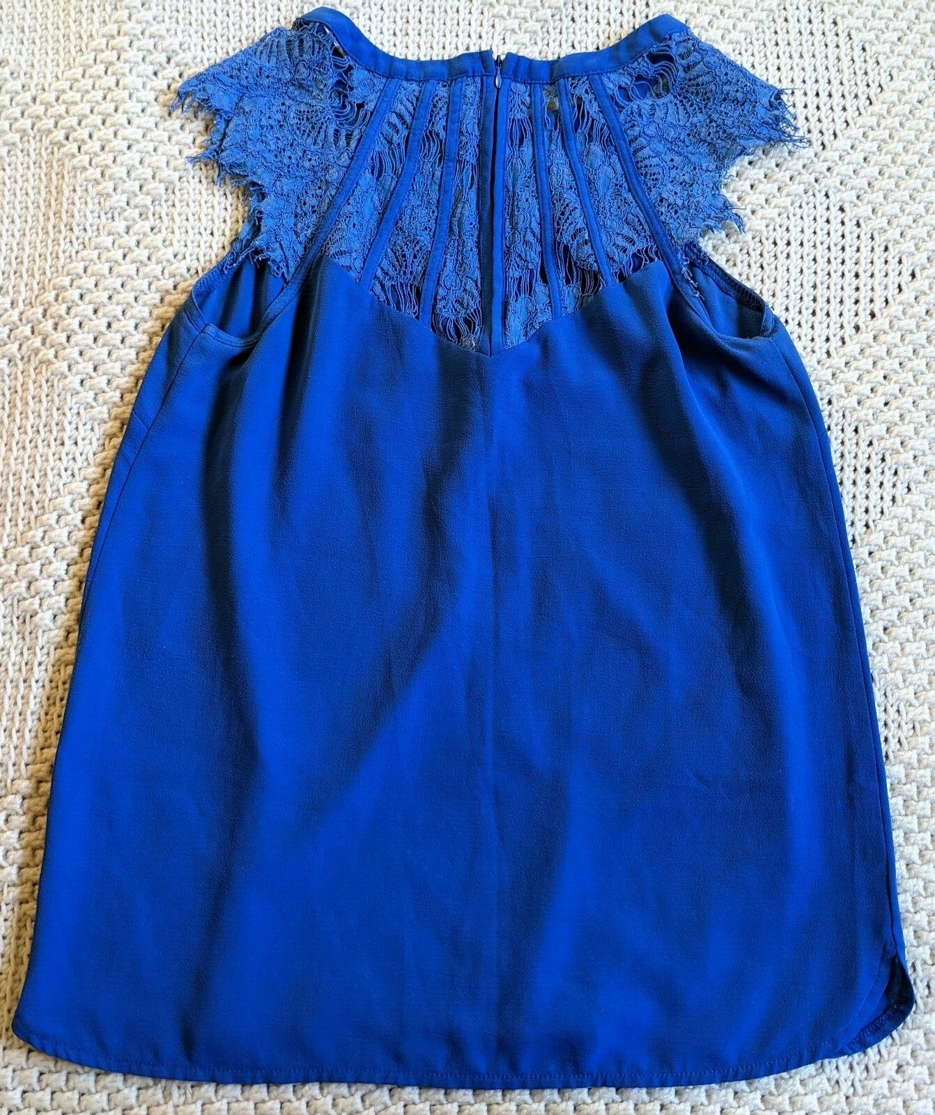 Vintage cutout panel high neck sky blue lace applique elegant retro 50’s shirt S