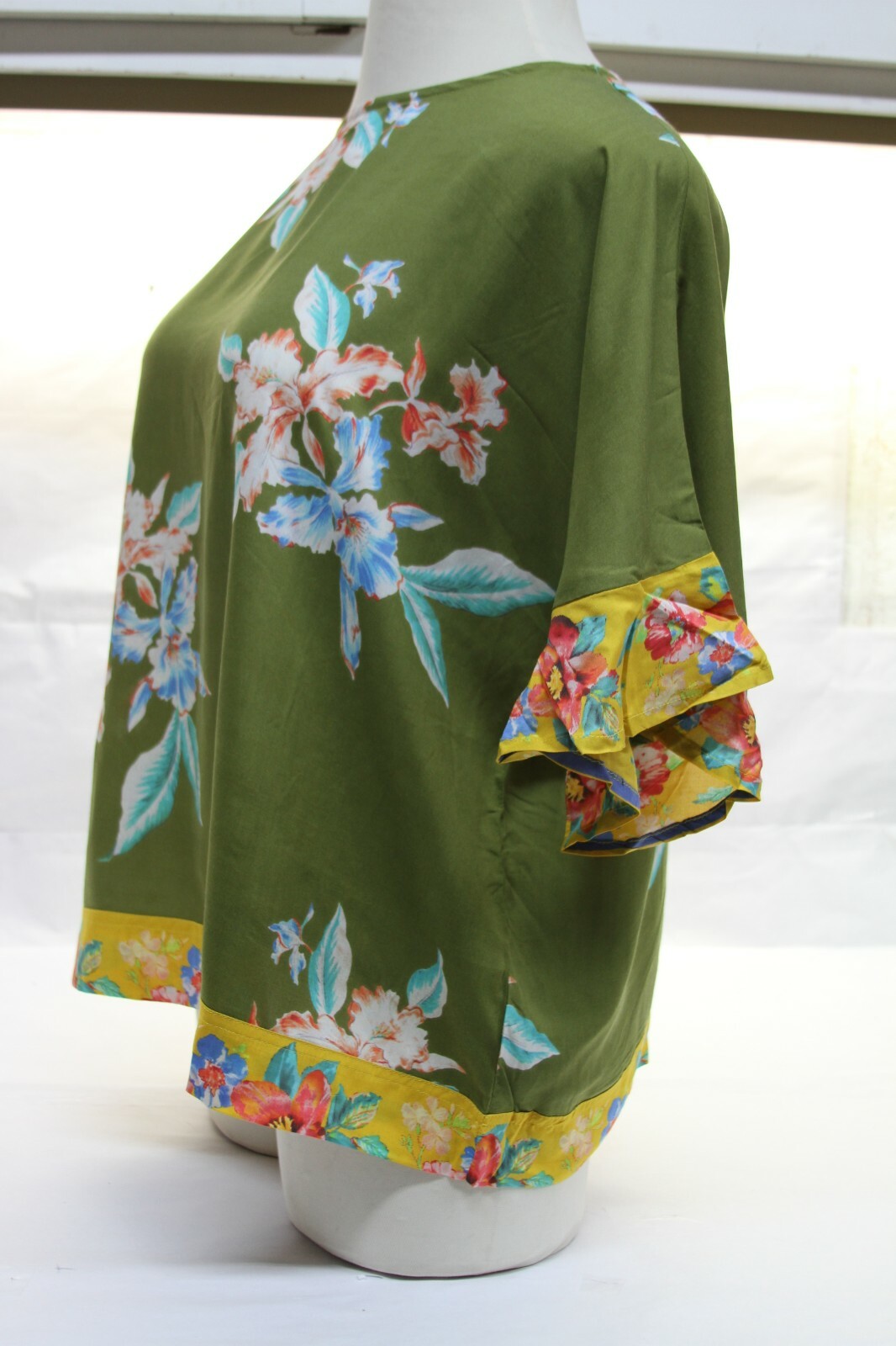 Tolani Collection Scoop Neckline Ruffle Sleeves GREEN RTL$73