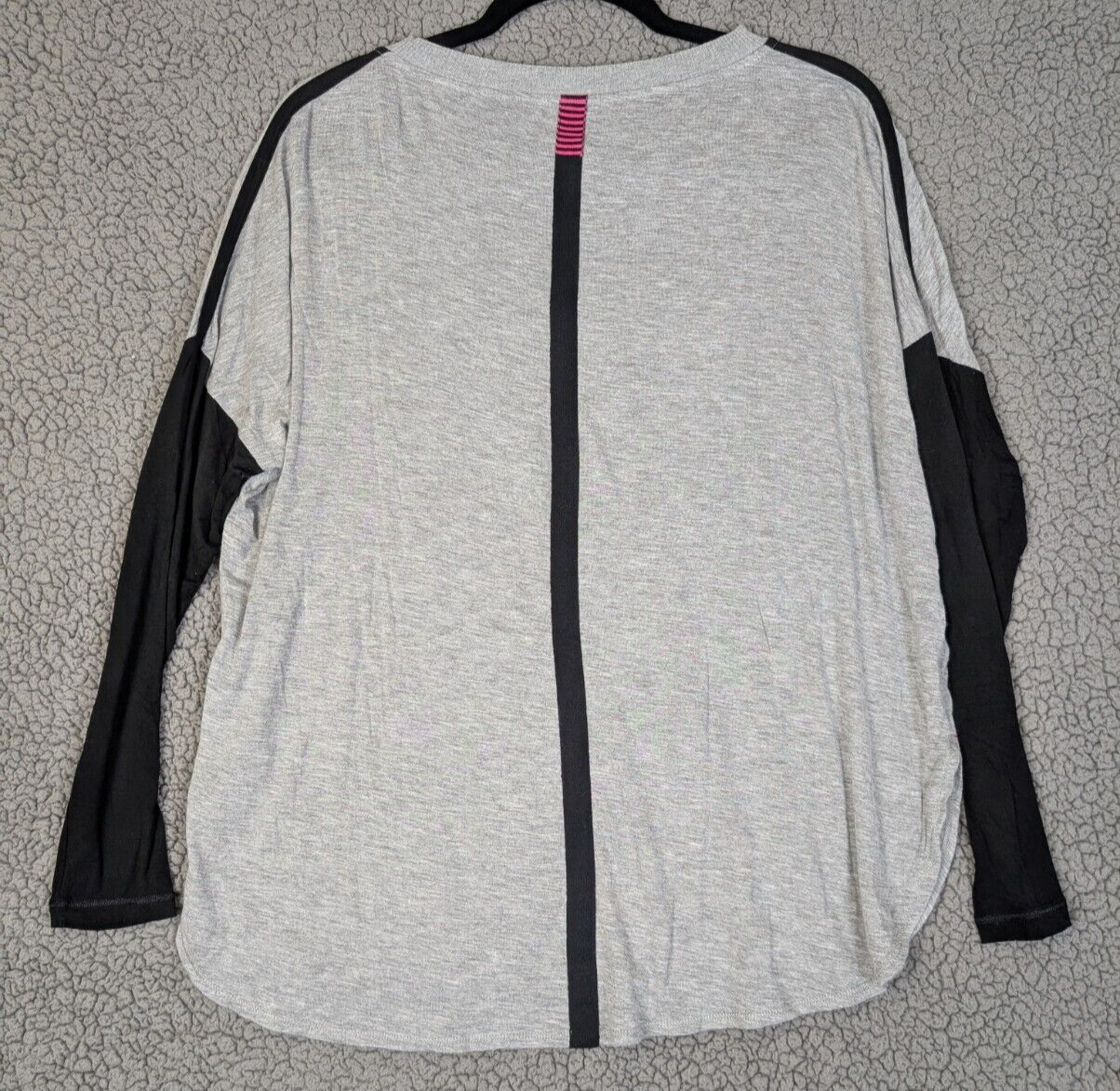 Label + Thread Elle Block Crew Gray Soft Long Sleeve With Black Sleeves Size Med