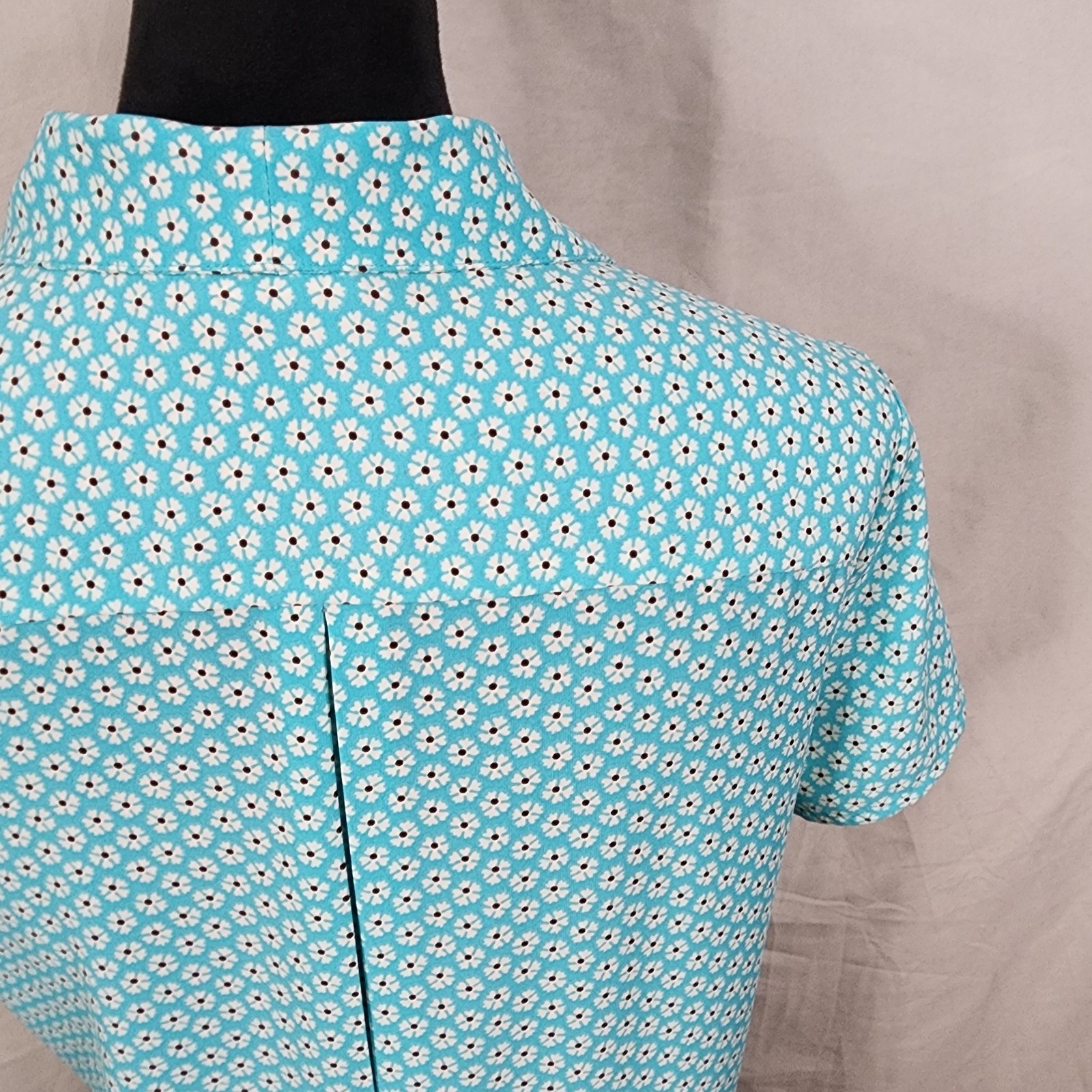 COVINGTON Size Small Turquoise Blue Ditsy Floral Pleated Shawl Collar Blouse EUC