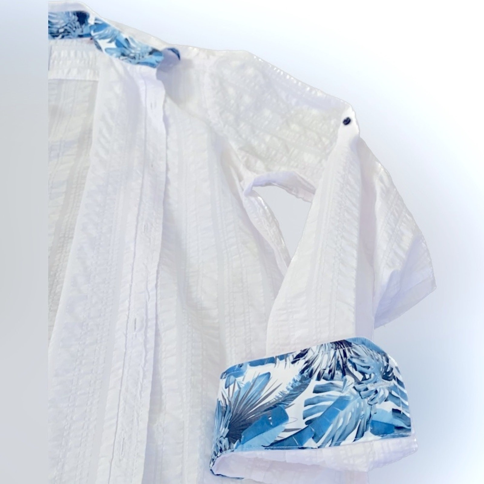 ENVY Womens Shirt Large White Blue Tropical Hawaiian Button-Front Resort Beach