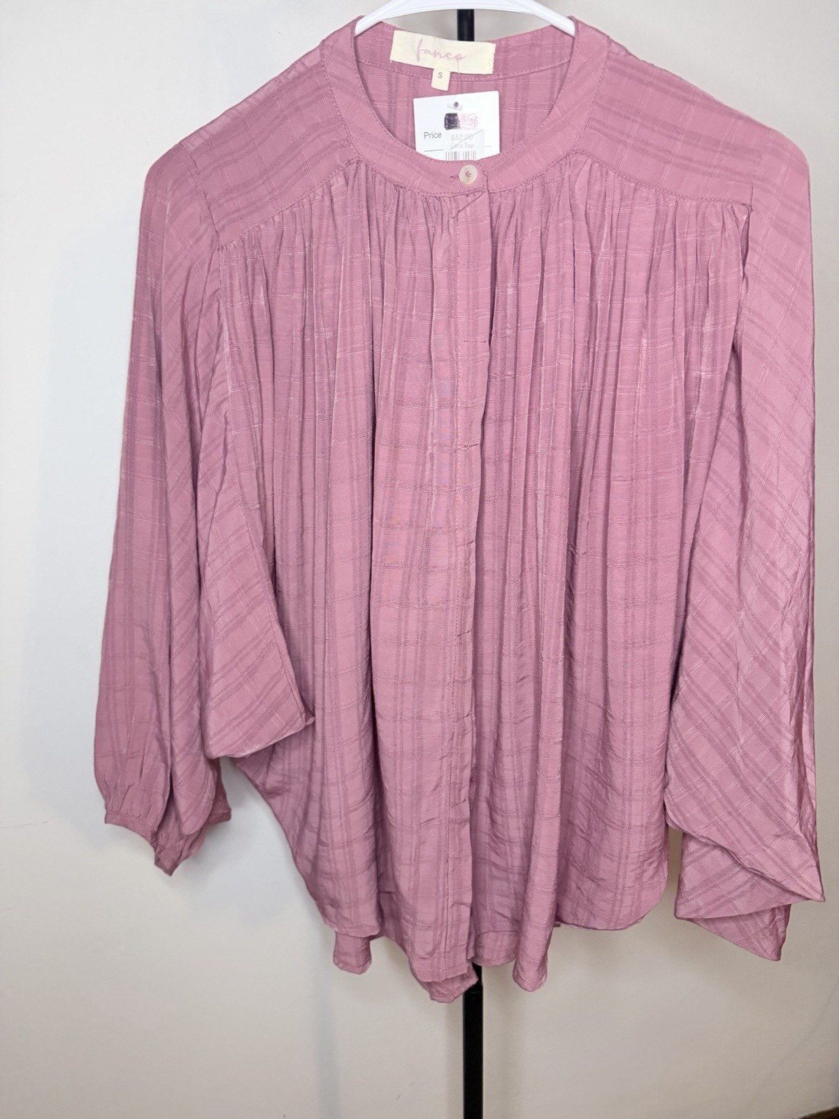 Women’s blouse, size S, super comfortable, ideal for any occasion.