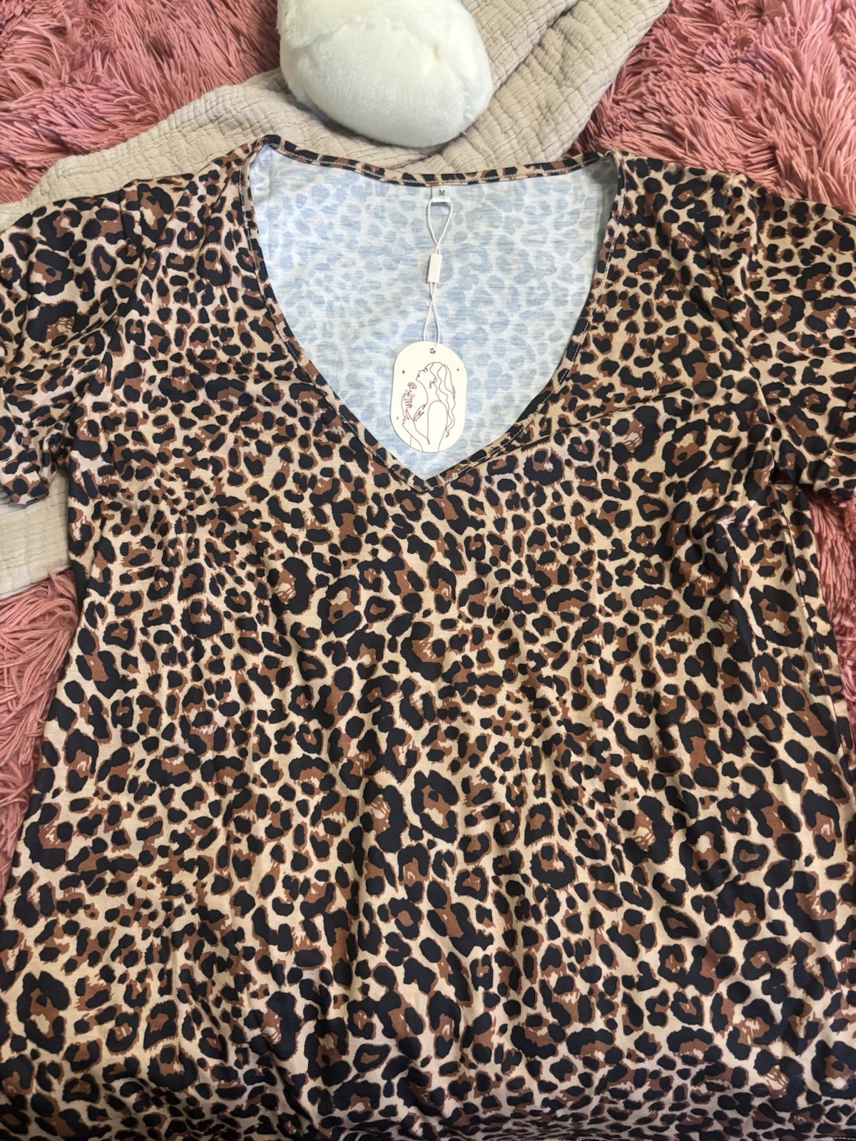 Leopard V Neck Women’s Tshirt Size Medium Short Sleeve